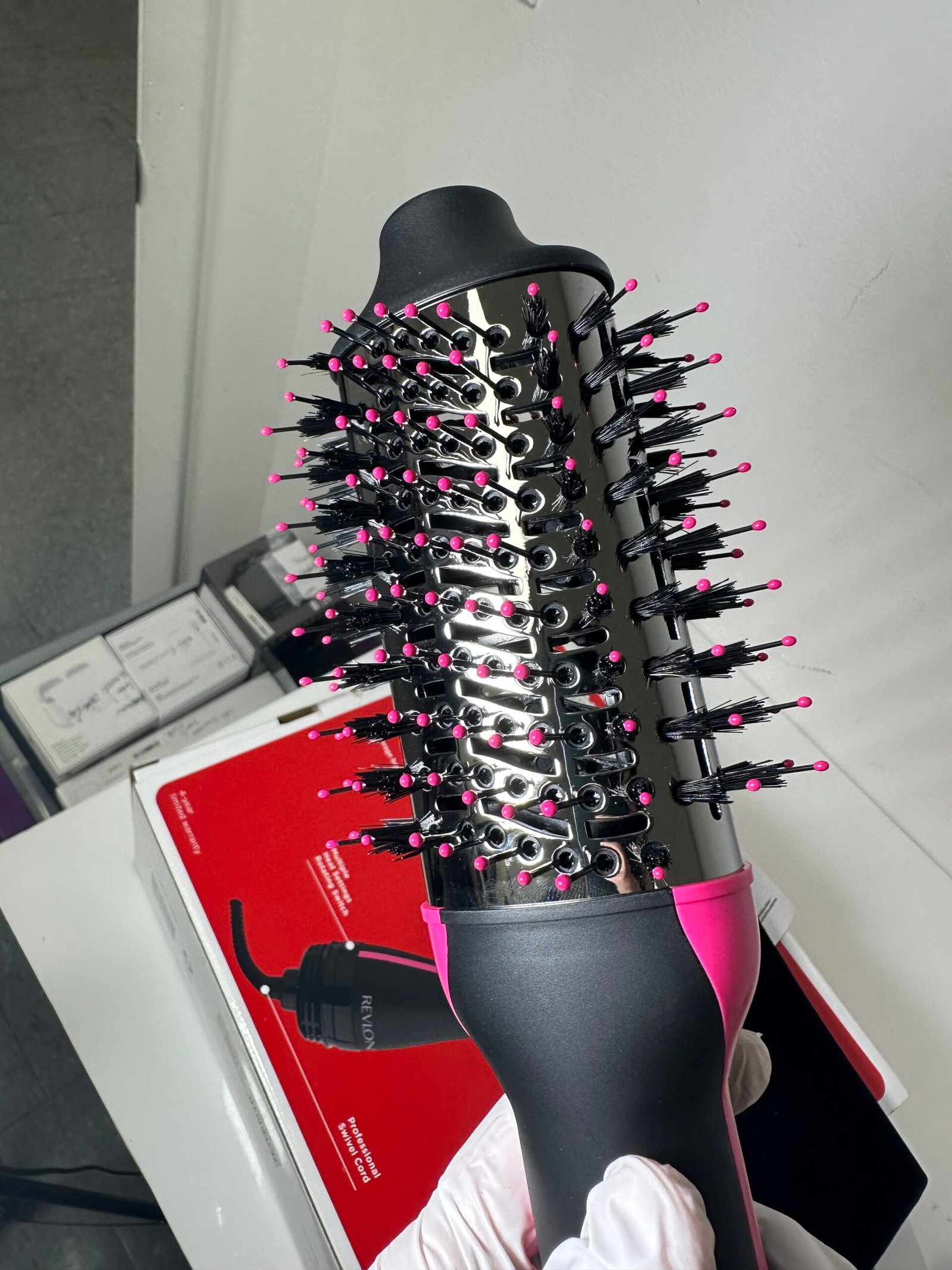 REVLON One-Step Volumizer Hair Dryer and Hot Air Brush - Novo (Open Box) - Imagem 3