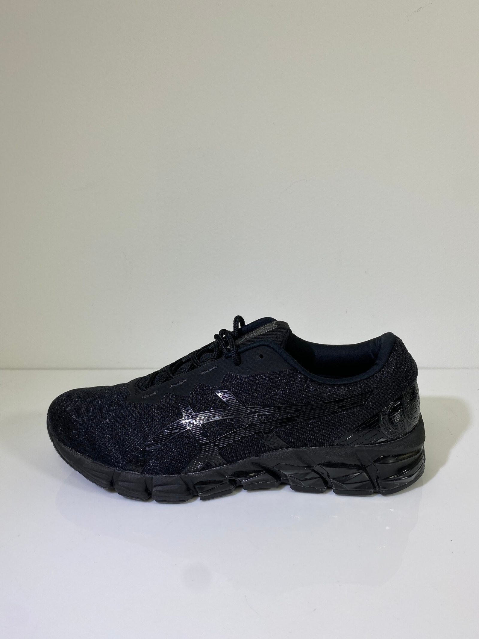 Asics - Mens Gel Quantum 180 5 "Black Out" Tamanho US 9 / BR 40