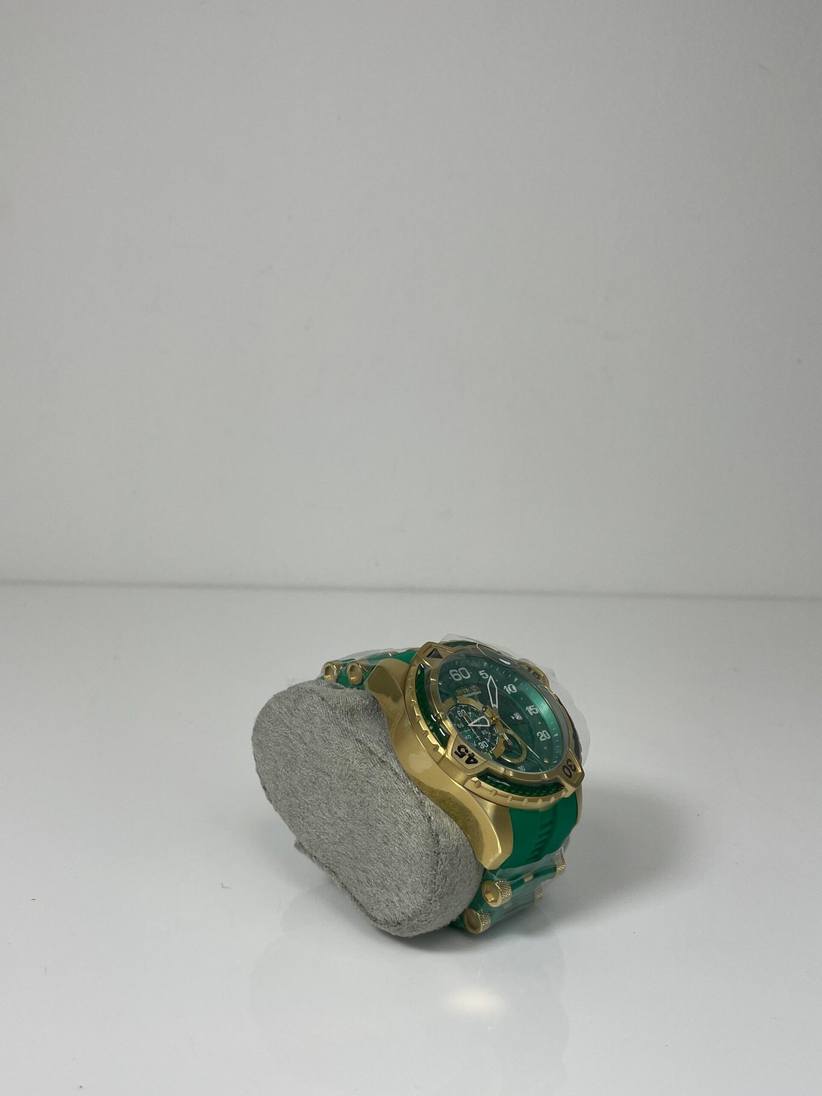 INVICTA Mens Watch Gold and Green W/ Silicone Band - Imagem 2