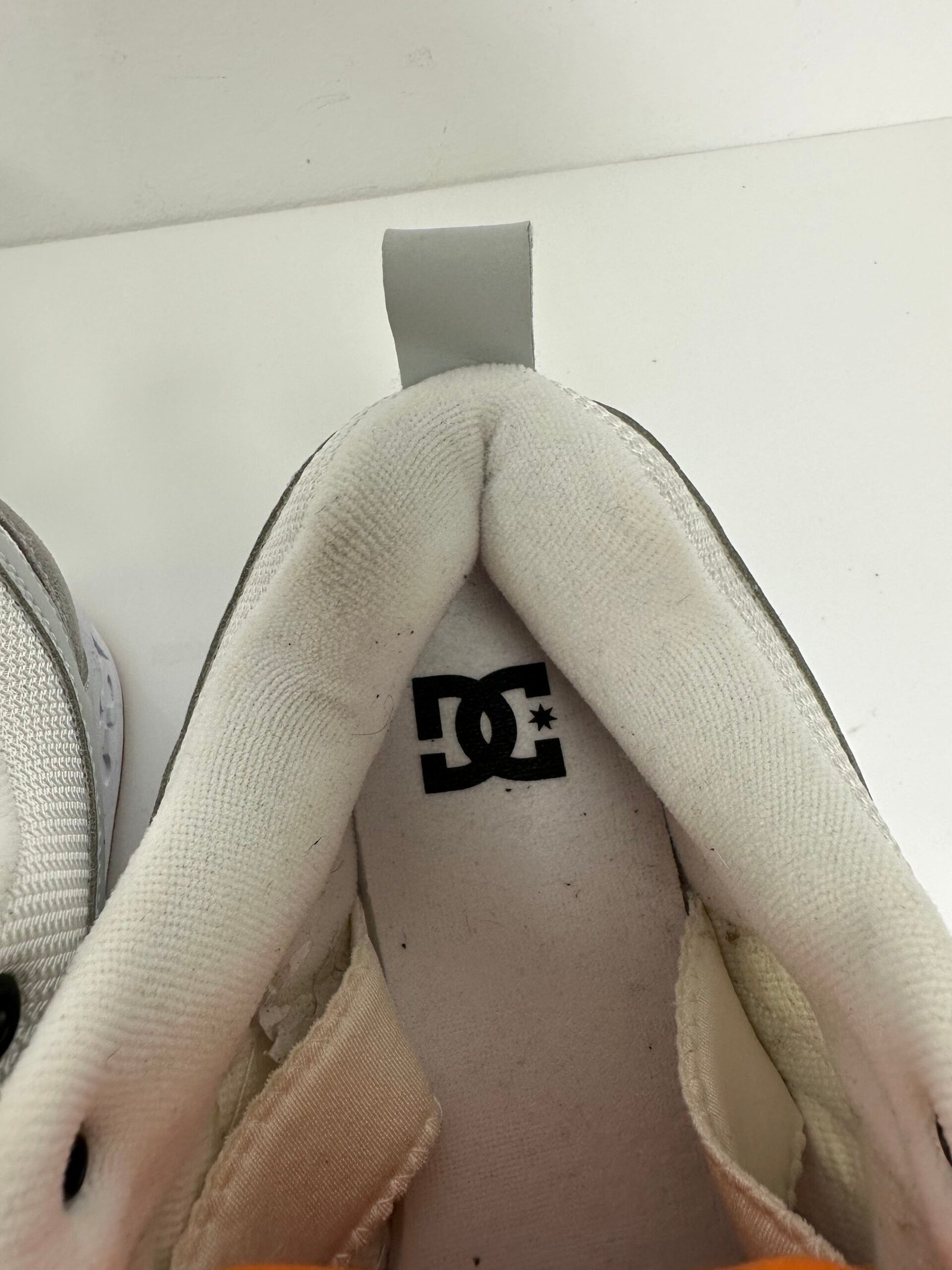 Tênis DC Lukoda Skate Inspired White / Orange - US 12 / BR 43 - Imagem 7