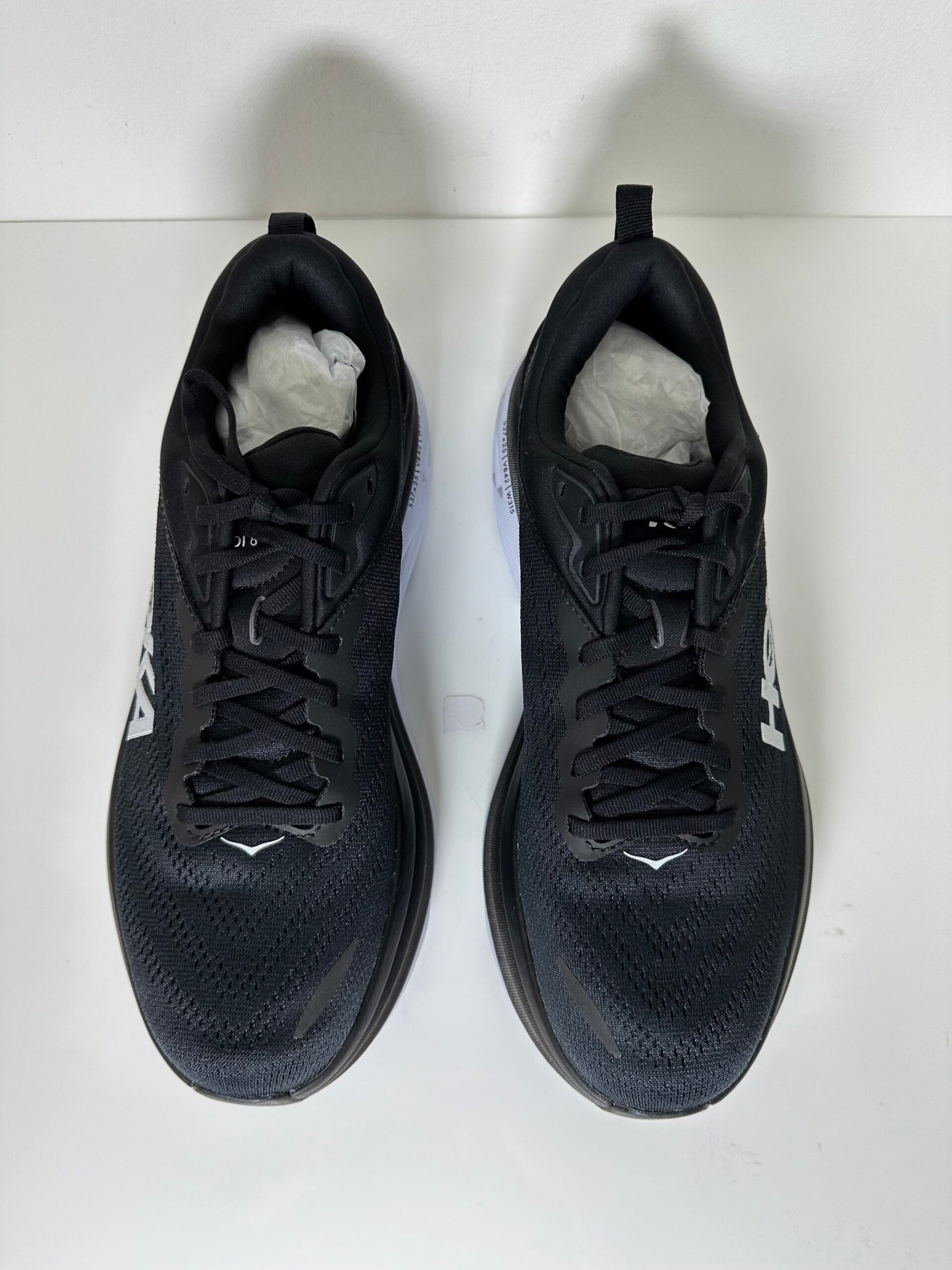 Tênis Hoka Bondi 8 Masculino - Black / White - US 11 / BR 43 - Imagem 4