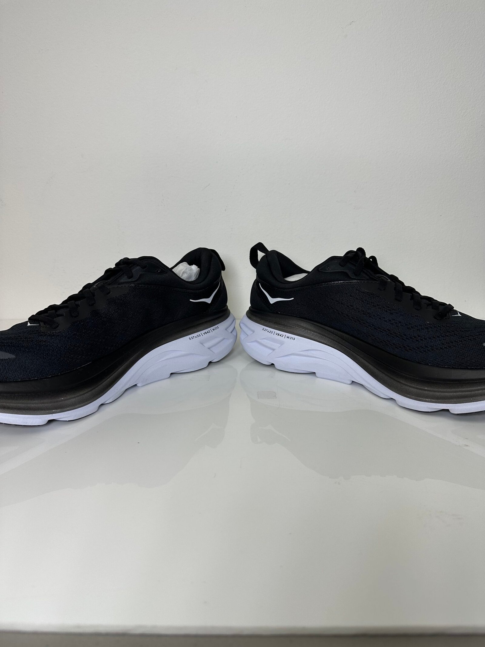 Tênis Hoka Bondi 8 Masculino - Black / White - US 11 / BR 43 - Imagem 7