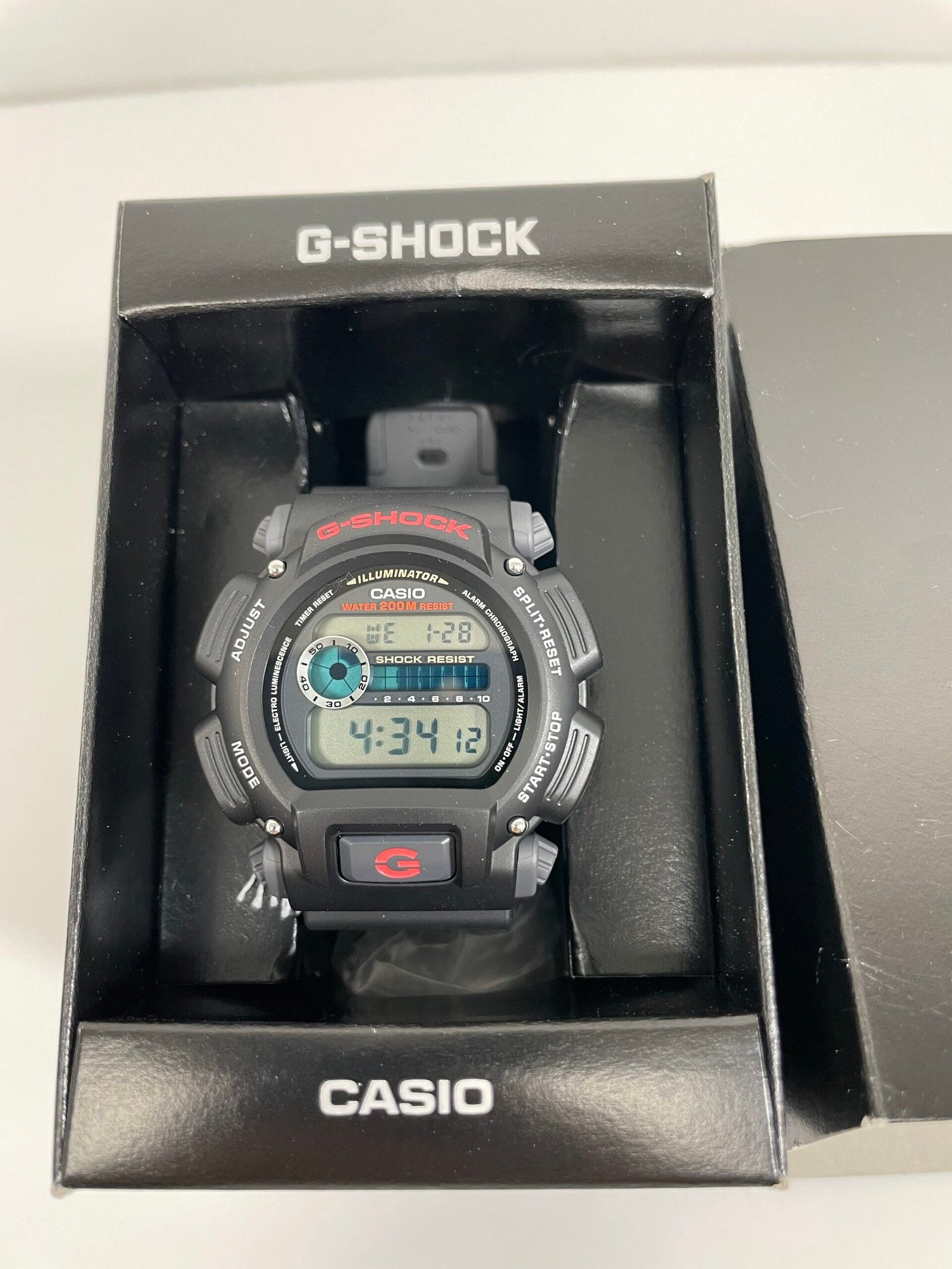 Relogio Casio DW9052 Series | Men’s Digital Watch | G-Shock | 1/100 SEC Stop Watch | Countdown Timer | LED Light | 200M WR | Shock Resistant | Multi Alarm | Auto Calendar | Dual Time | 2 Yr Batt - Imagem 3