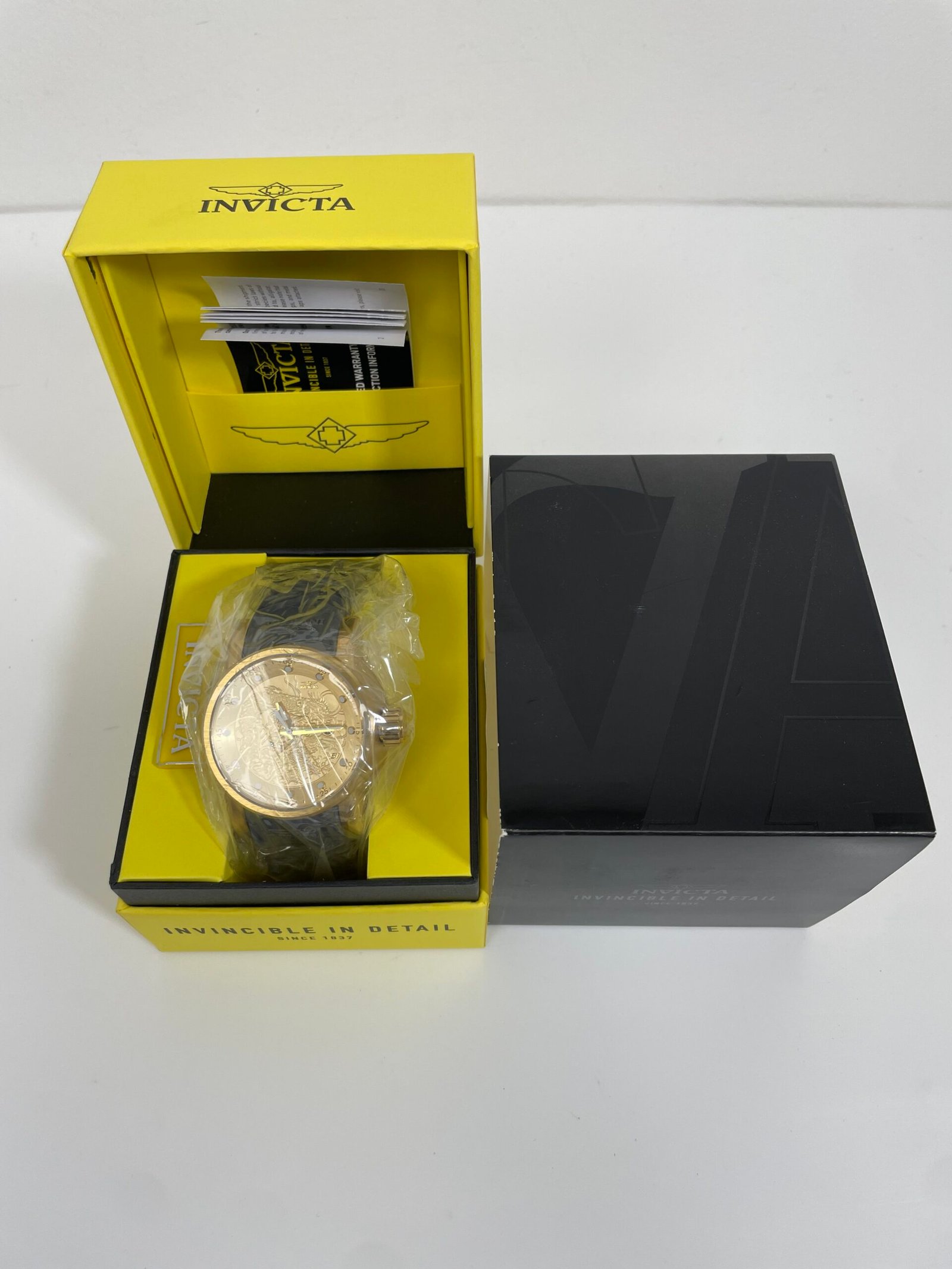 Relogio Invicta S1 Dragon Yakuza Men's Watch - 48mm, Grey, Yellow (41145)