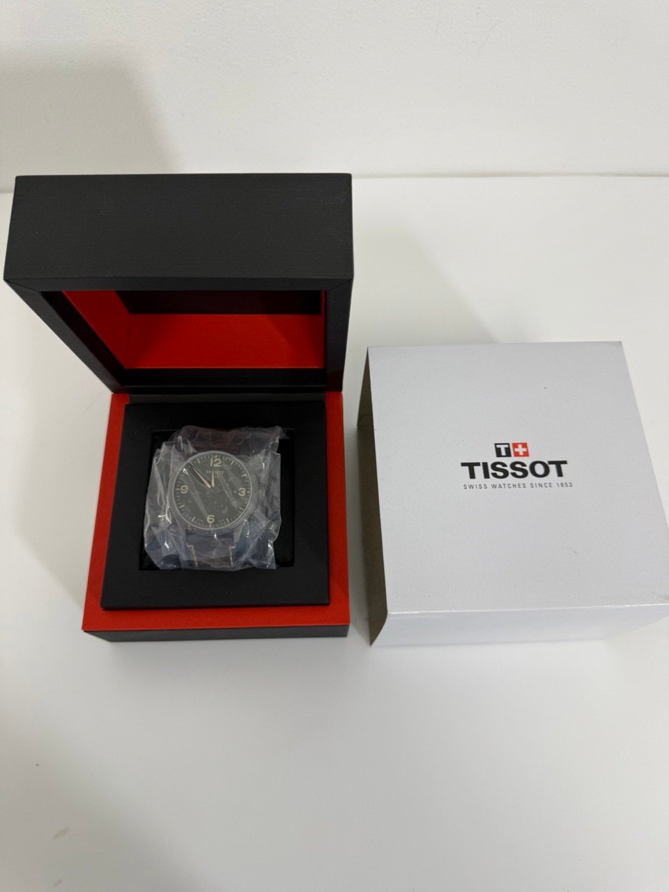 Relógio Tissot Gent XL Quartz Green Dial Brown Leather