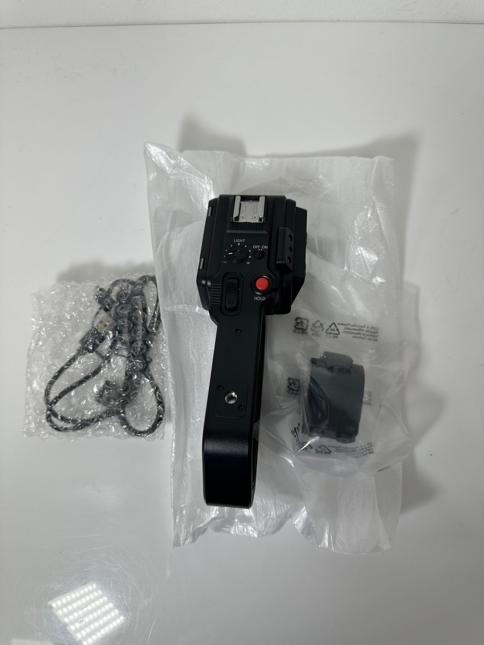 Panasonic VW‑HU1 Detachable Handle Unit l Empunhadura removível - Novo (Open Box) - Imagem 6