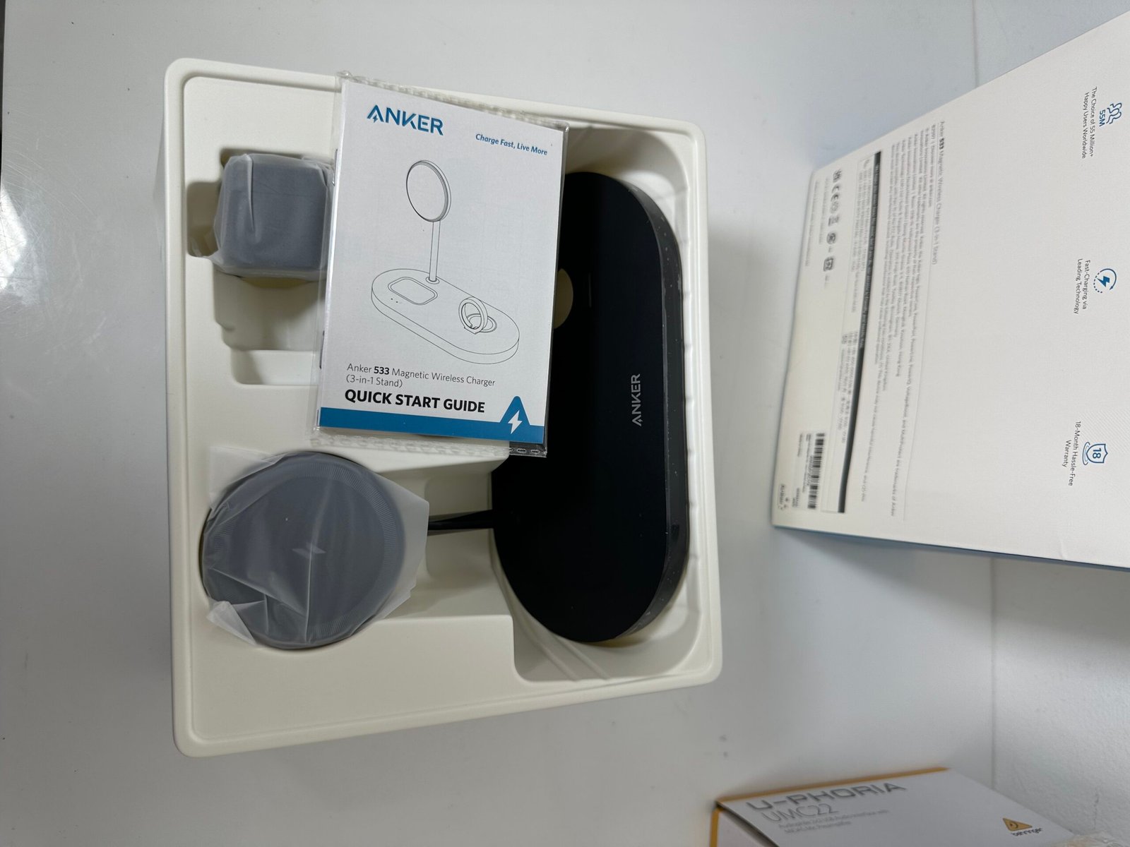 Anker 533 Magnetic Wireless Charger Stand 3-in-1 Charging Station - Produto Novo (Open Box)