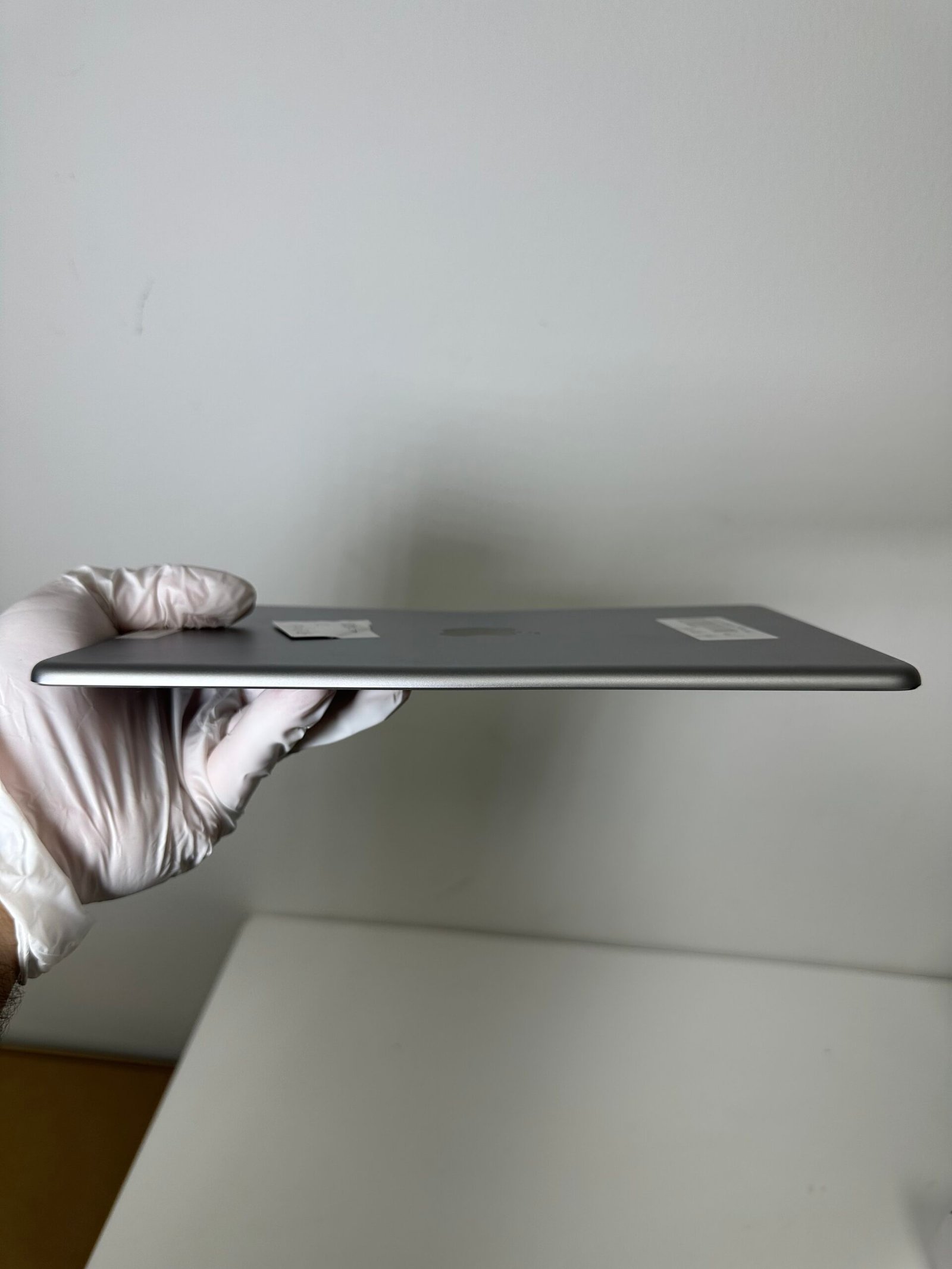 Apple iPad (2th Generation) 16GB Space Gray - Condição: Regular (B) - Imagem 7