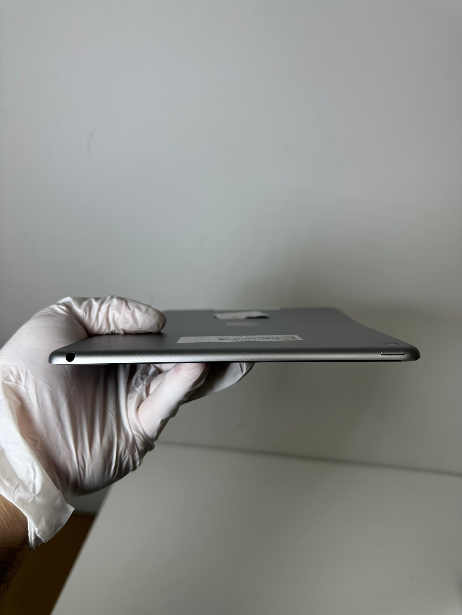 Apple iPad (2th Generation) 16GB Space Gray - Condição: Regular (B) - Imagem 8