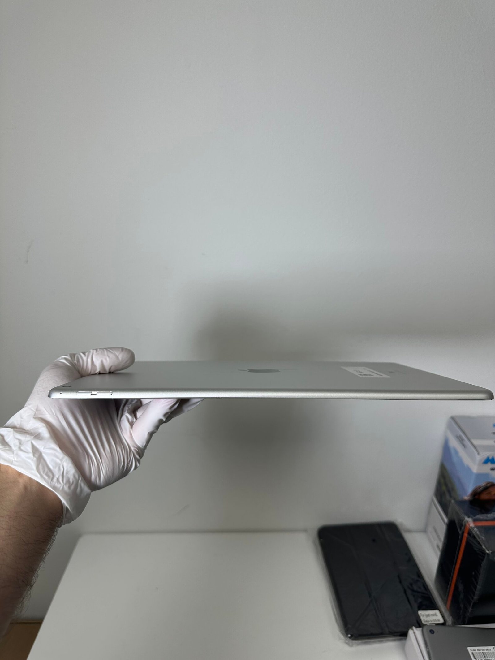 Apple iPad Pro 12.9 inch WiFi 32GB Silver - Condição: Muito Boa (A-) - Imagem 10