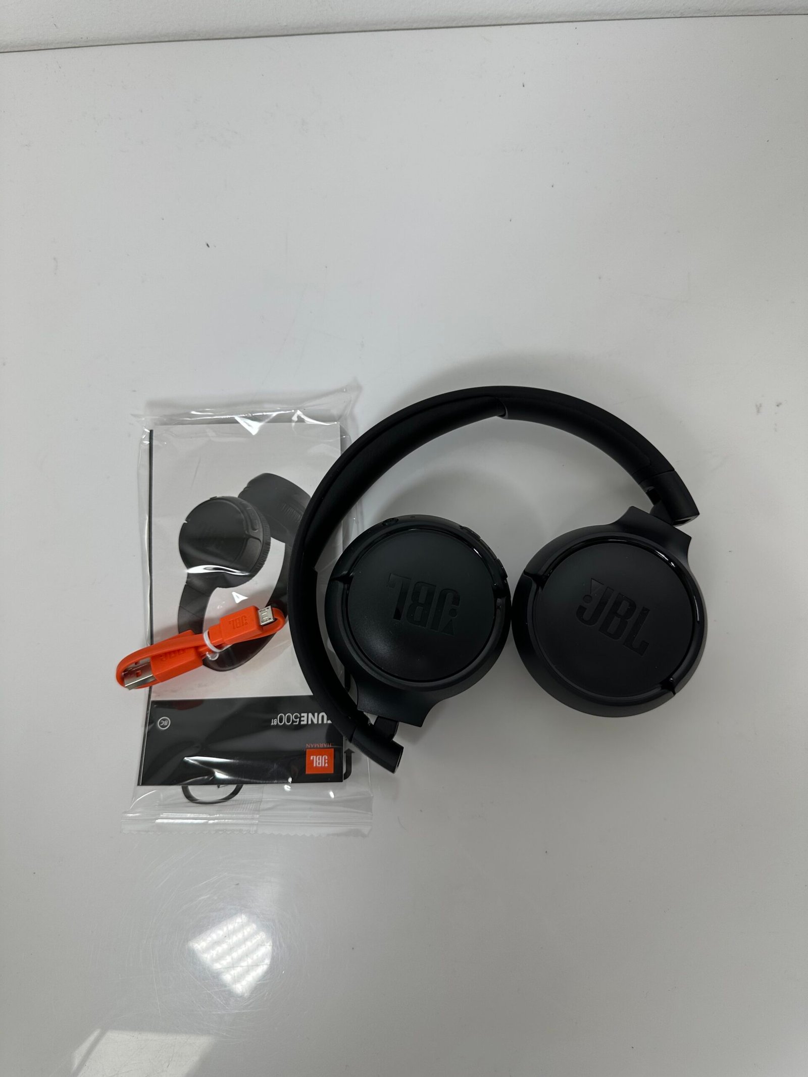 JBL Tune 500BT Wireless On-Ear Headphones - Black - Novo (Open Box)