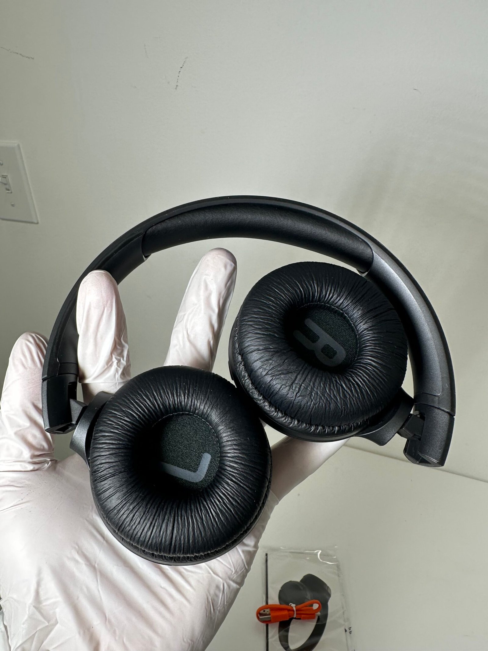 JBL Tune 500BT Wireless On-Ear Headphones - Black - Novo (Open Box) - Imagem 4