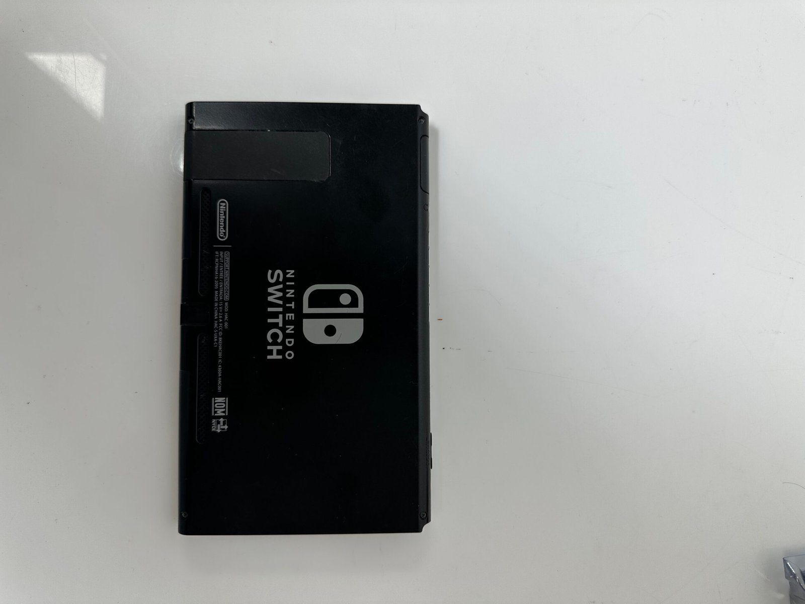 Nintendo Switch - Model HAC-001 - Somente o Console - Condiçao: Muito Boa (A-) - Imagem 2