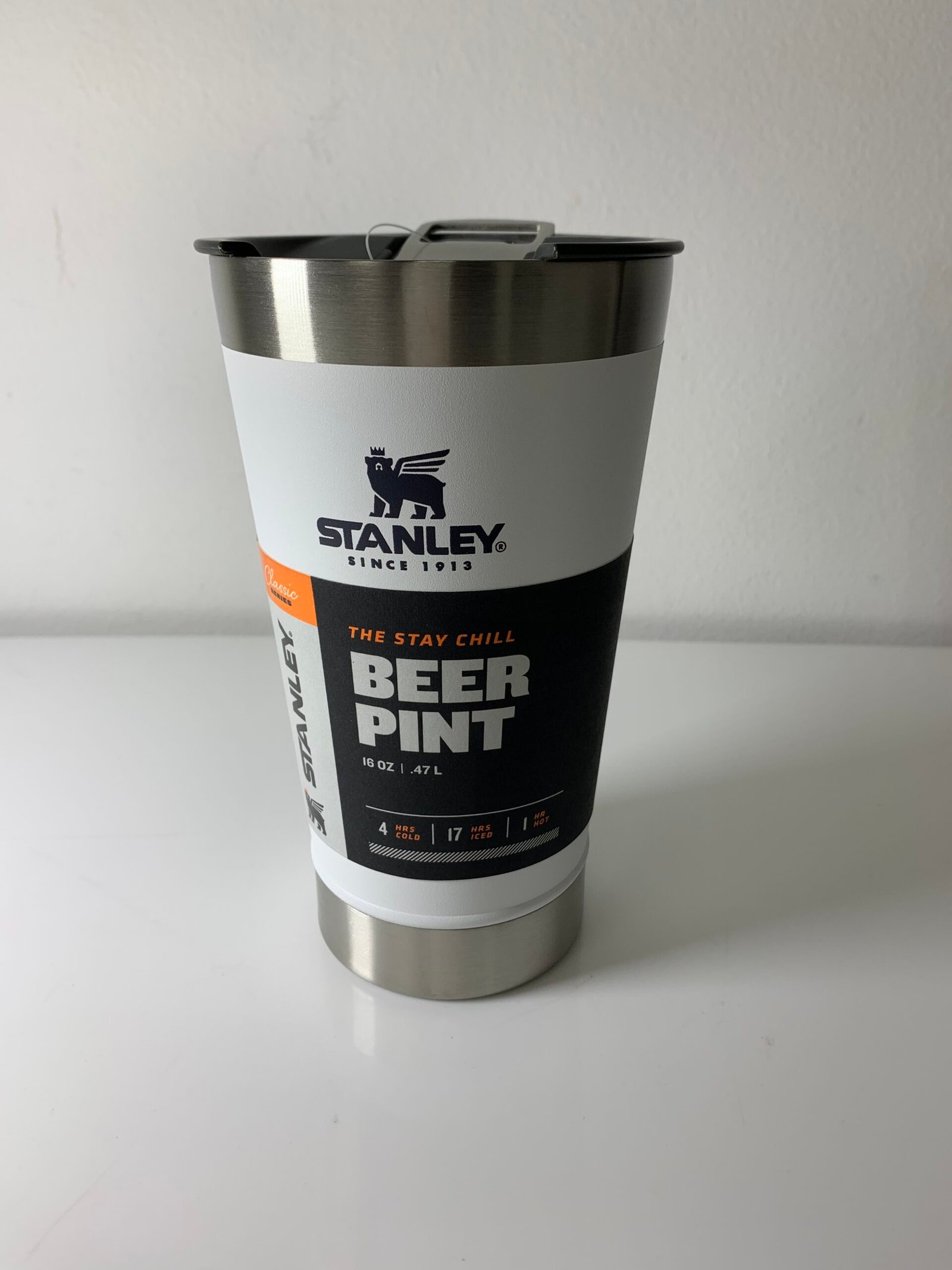Stanley - Copo Termico Beer Pint com Abridor 470ml - Cor Verde e preto - Imagem 2