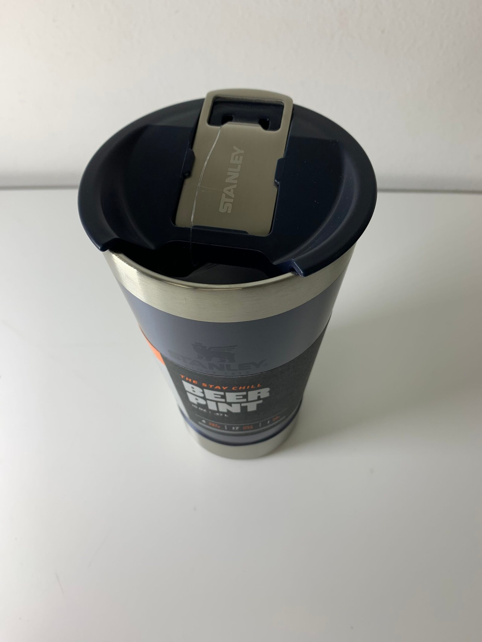 Stanley - Copo Termico Beer Pint com Abridor 470ml - Cor Verde e preto - Imagem 5