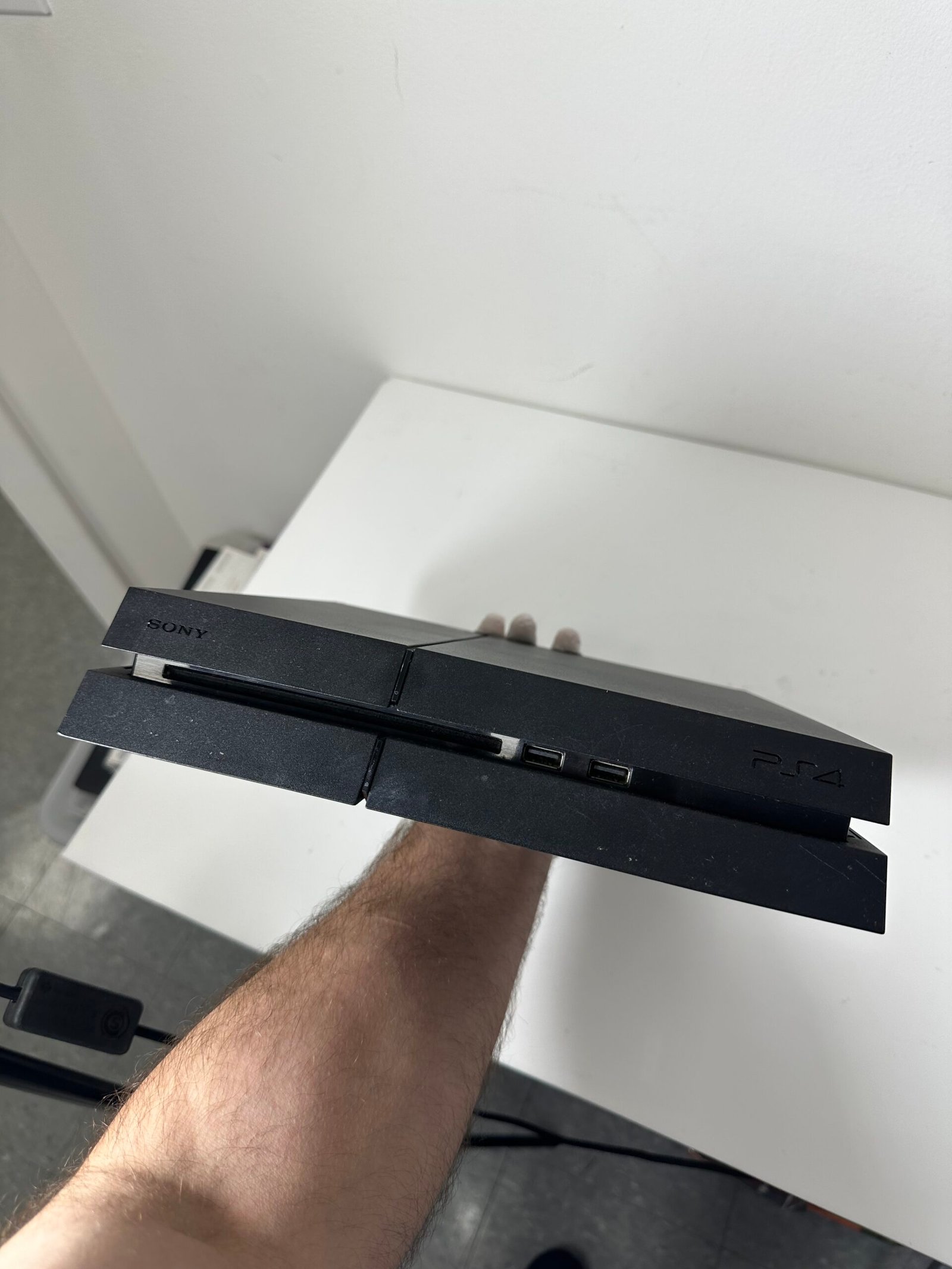 Sony Playstation 4 500GB - Model CUH-1215A - Condição: Otima (A) - Imagem 4