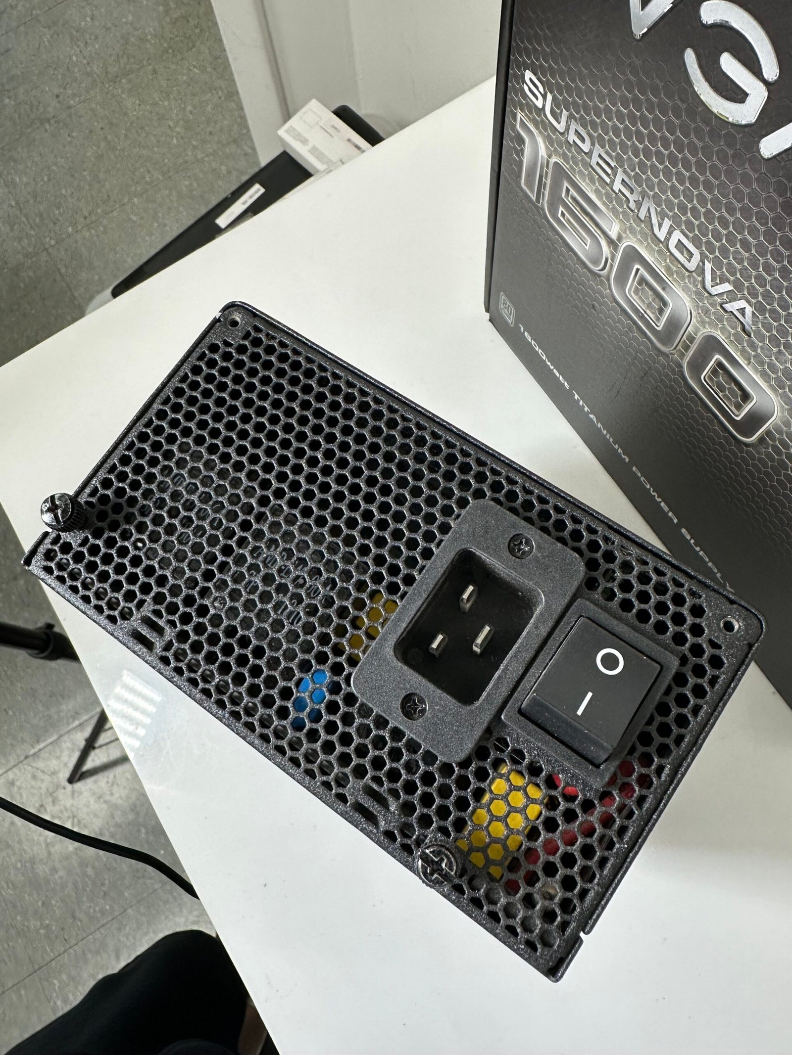 EVGA - Supernova 1600 T2 1600watt - Titanium Power Supply - Imagem 2