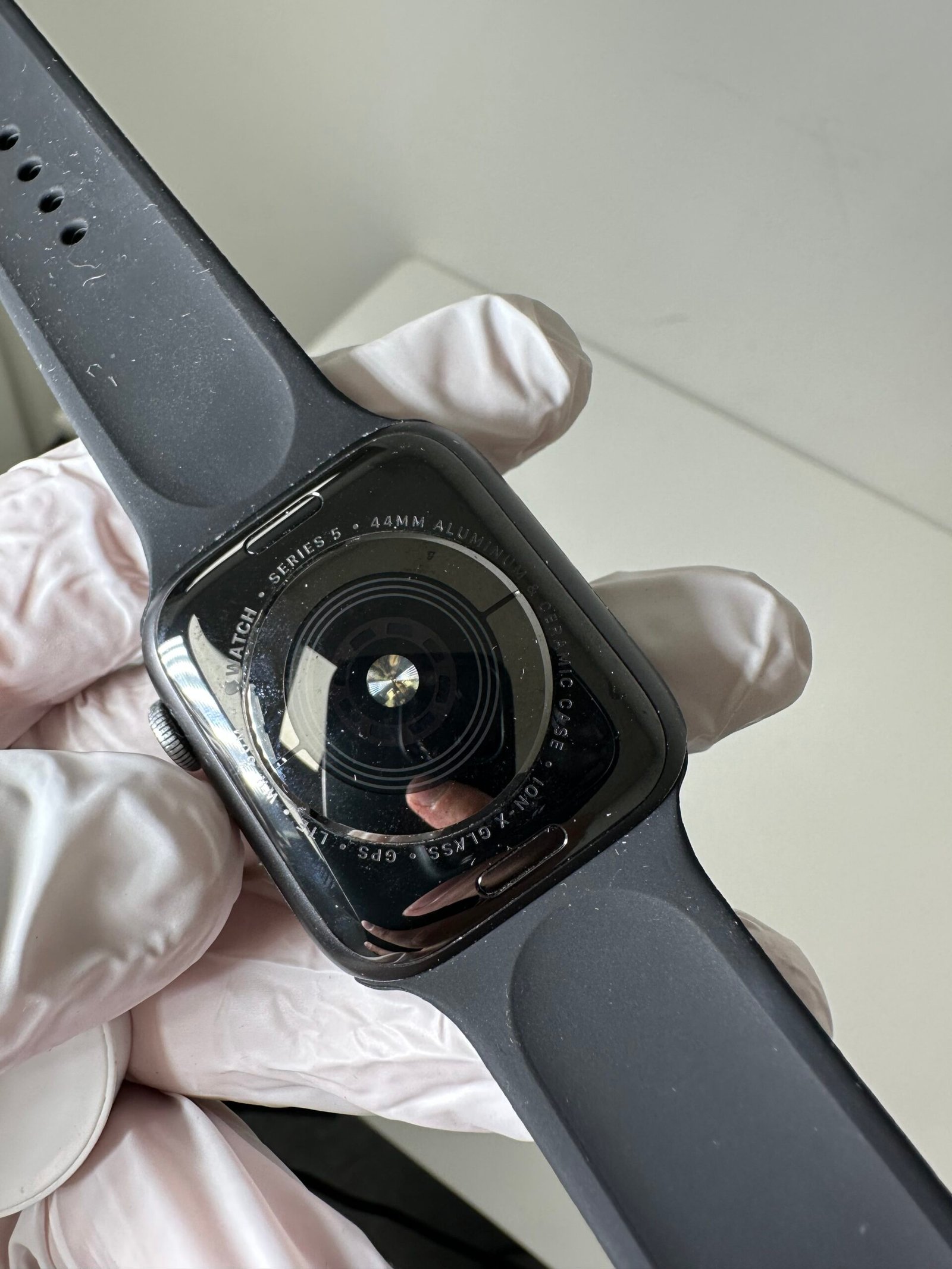 Apple Watch Series 5 44MM - Space Gray Aluminium - Condição: Muito Boa (A-) - Imagem 3