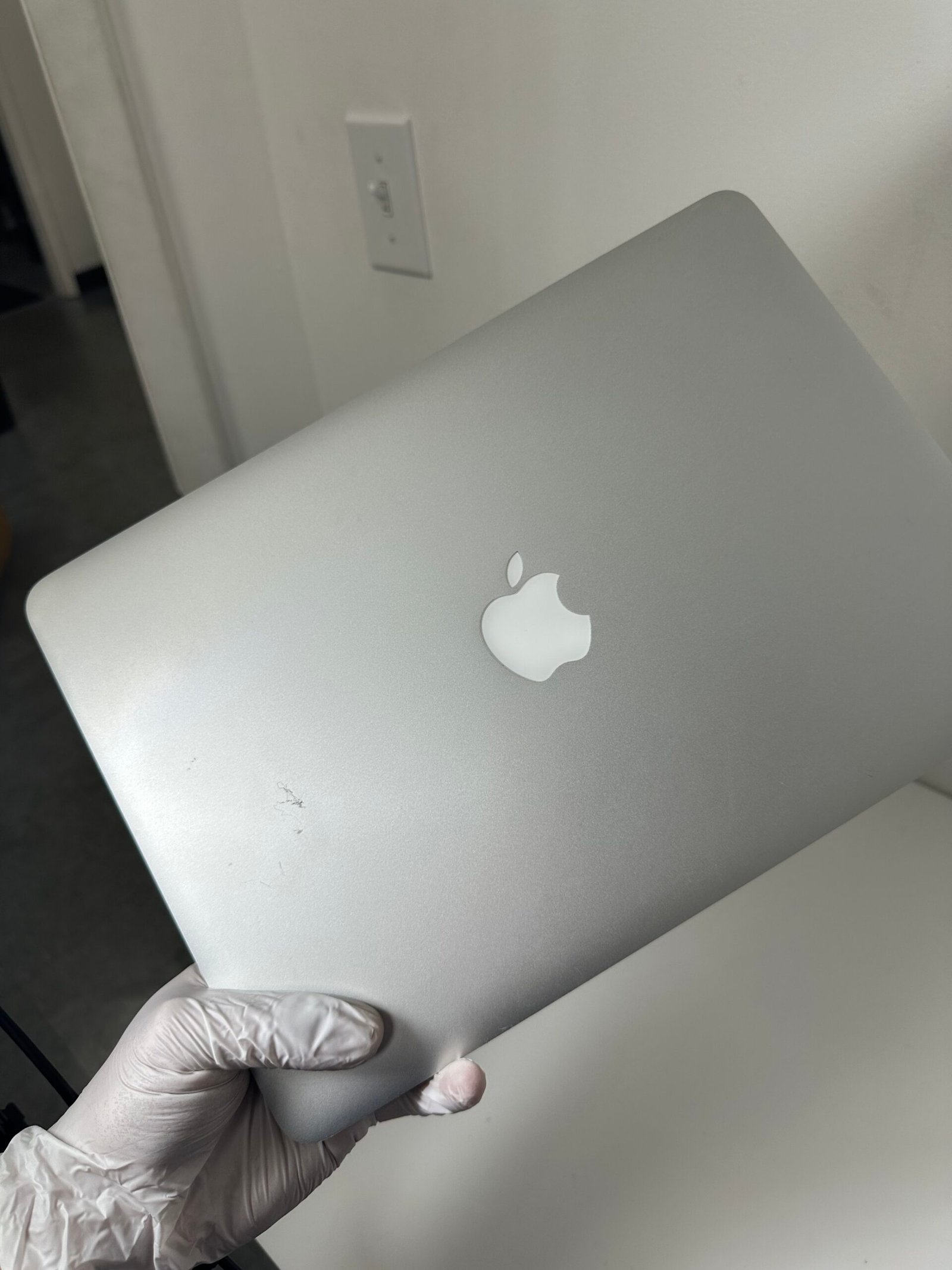 Apple - Macbook Air Model: A1466 - Imagem 3