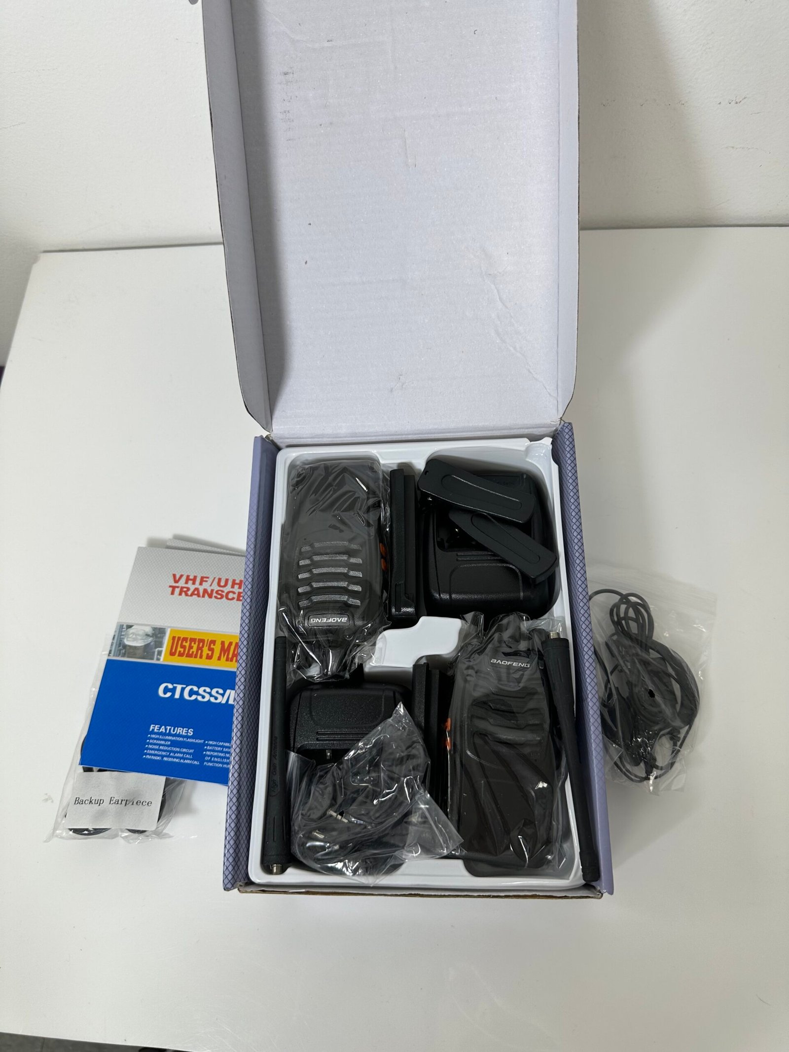 Baofeng - Portable Two-Way Radio - Pack com 2 walkie-talkie - Produto Novo (na caixa) - Imagem 3