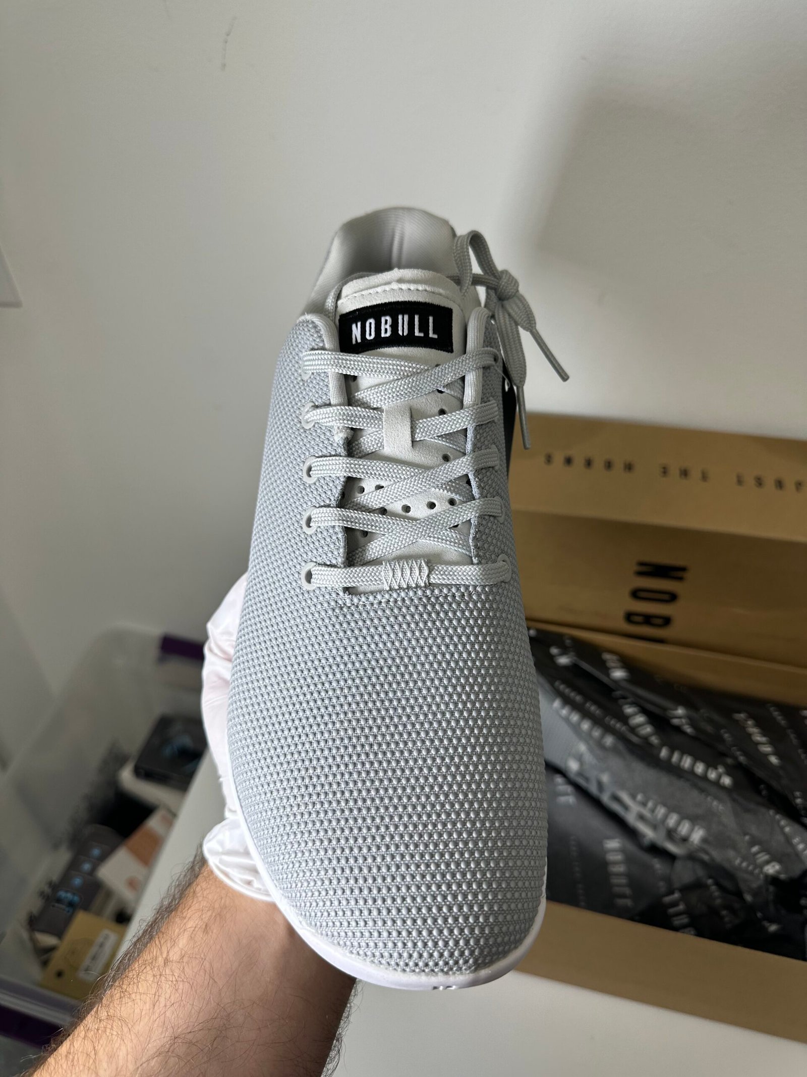 Nobull - Tenis SF Trainer LOW Unixes - Tamanhos Masculino 13.5US e Feminino 15US - Cor Cinza - Produto Novo (Na caixa) - Imagem 3