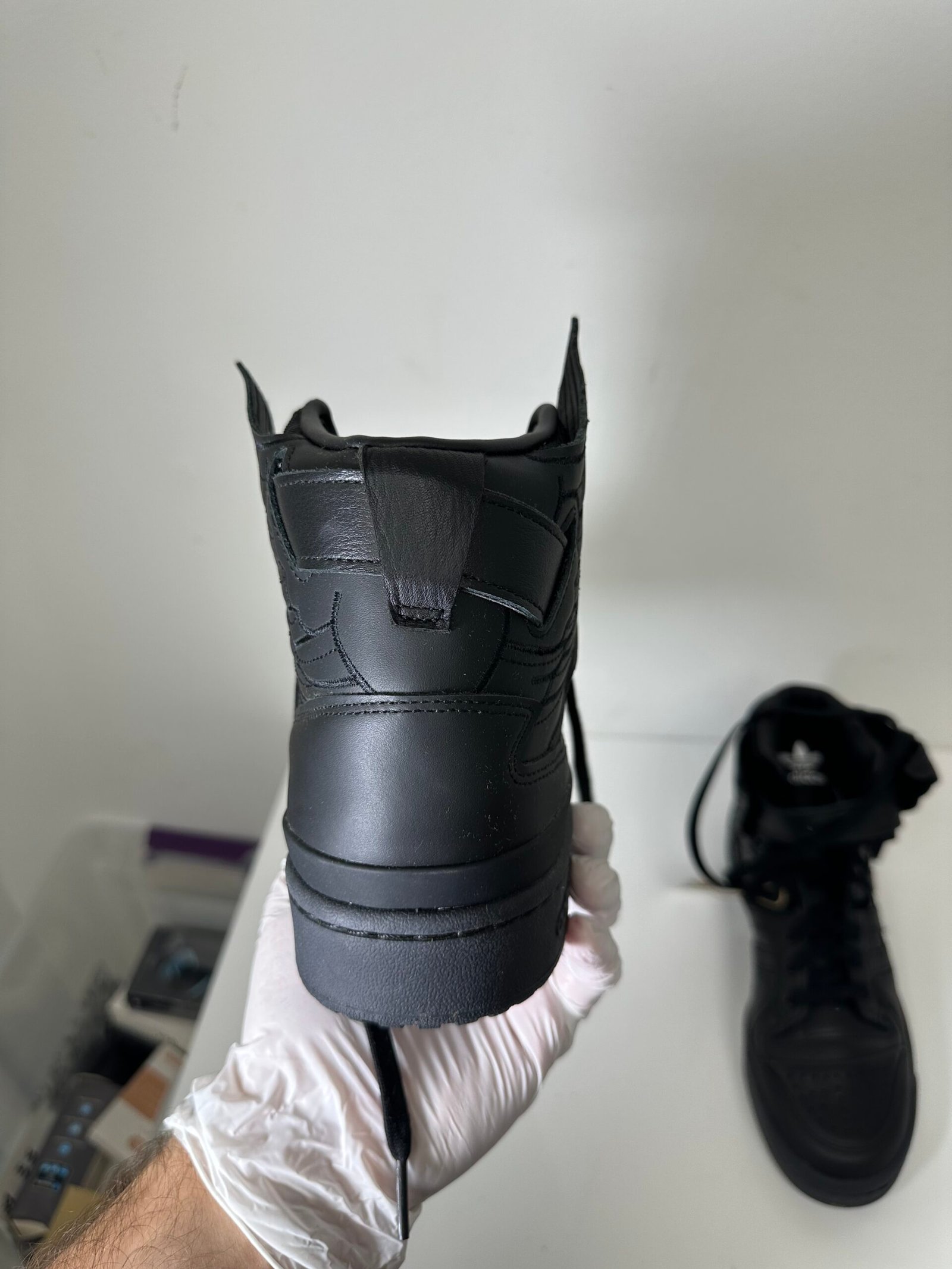 Adidas - Tenis Jeremy Scott x adidas Wings 4.0 I 'Core Black' - Tamanho 8,5US - Produto Novo (No box) - Imagem 2