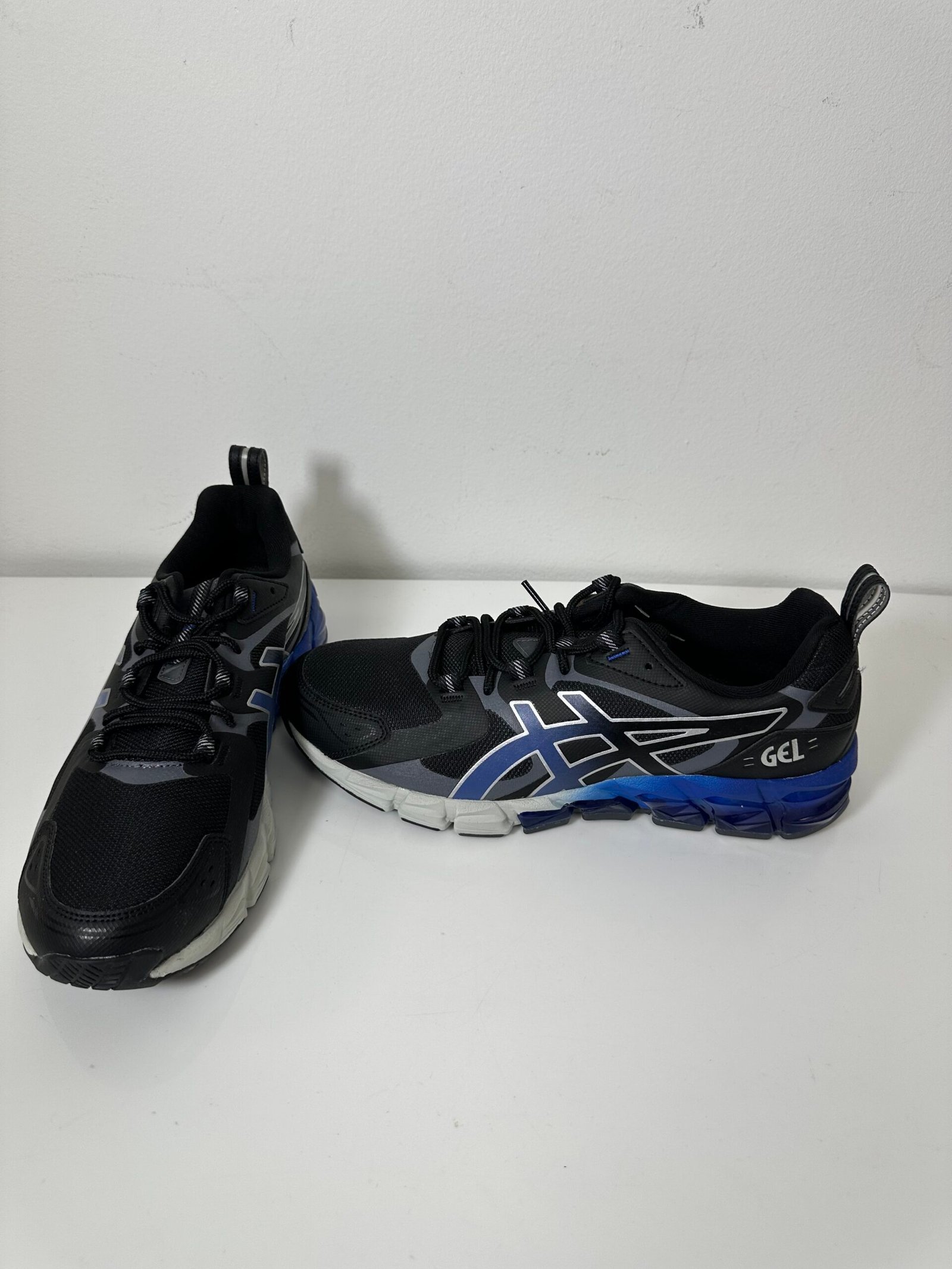 Asics - Tenis Gel-quantum 180 - Tamanho 41BR - Produto Novo (Sem caixa)