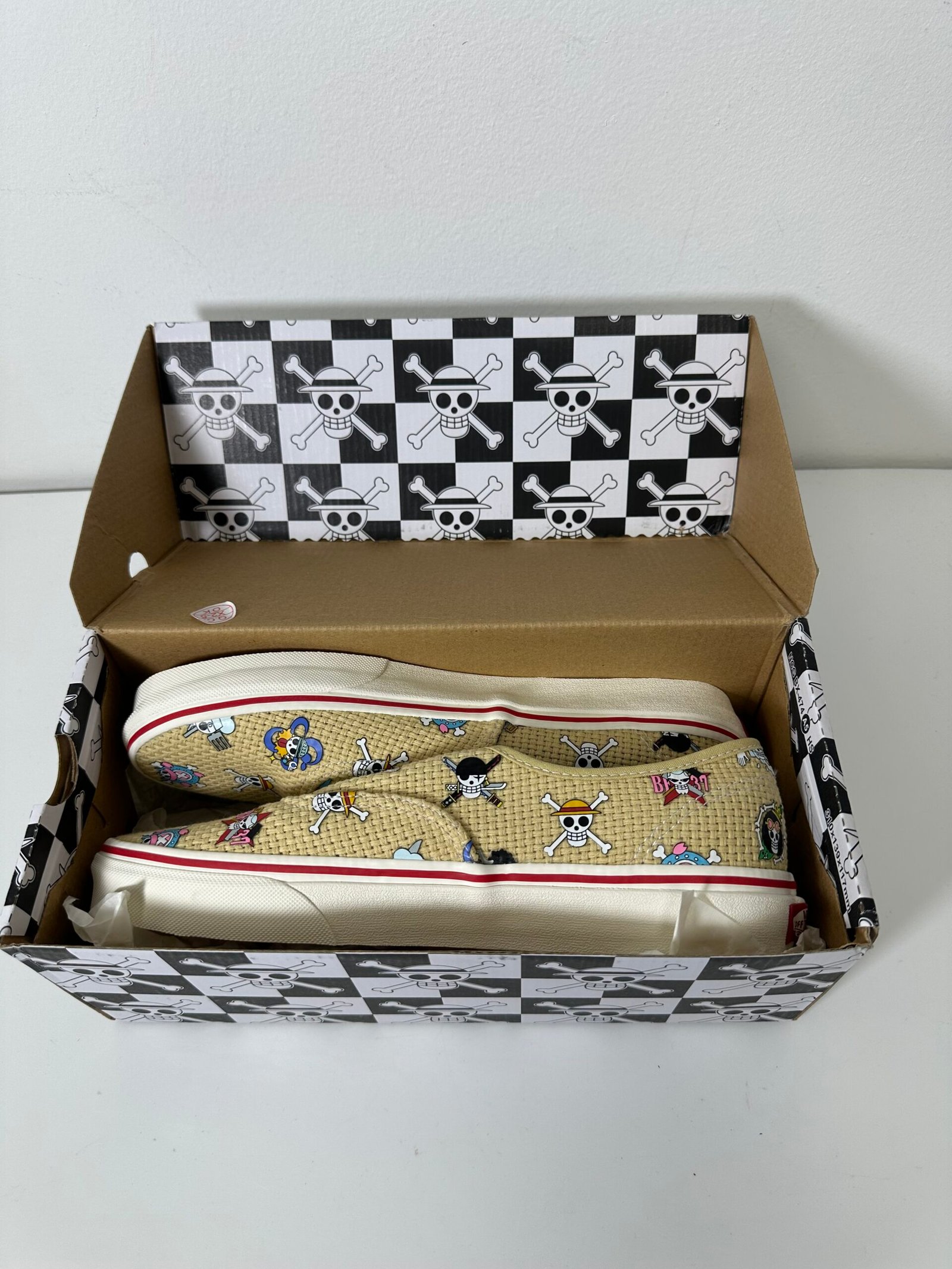 Vans - Tenis Ediçao especial One Piece - Straw Hat Crew - Tamanho Masculino 9US e Feminino 10.5US