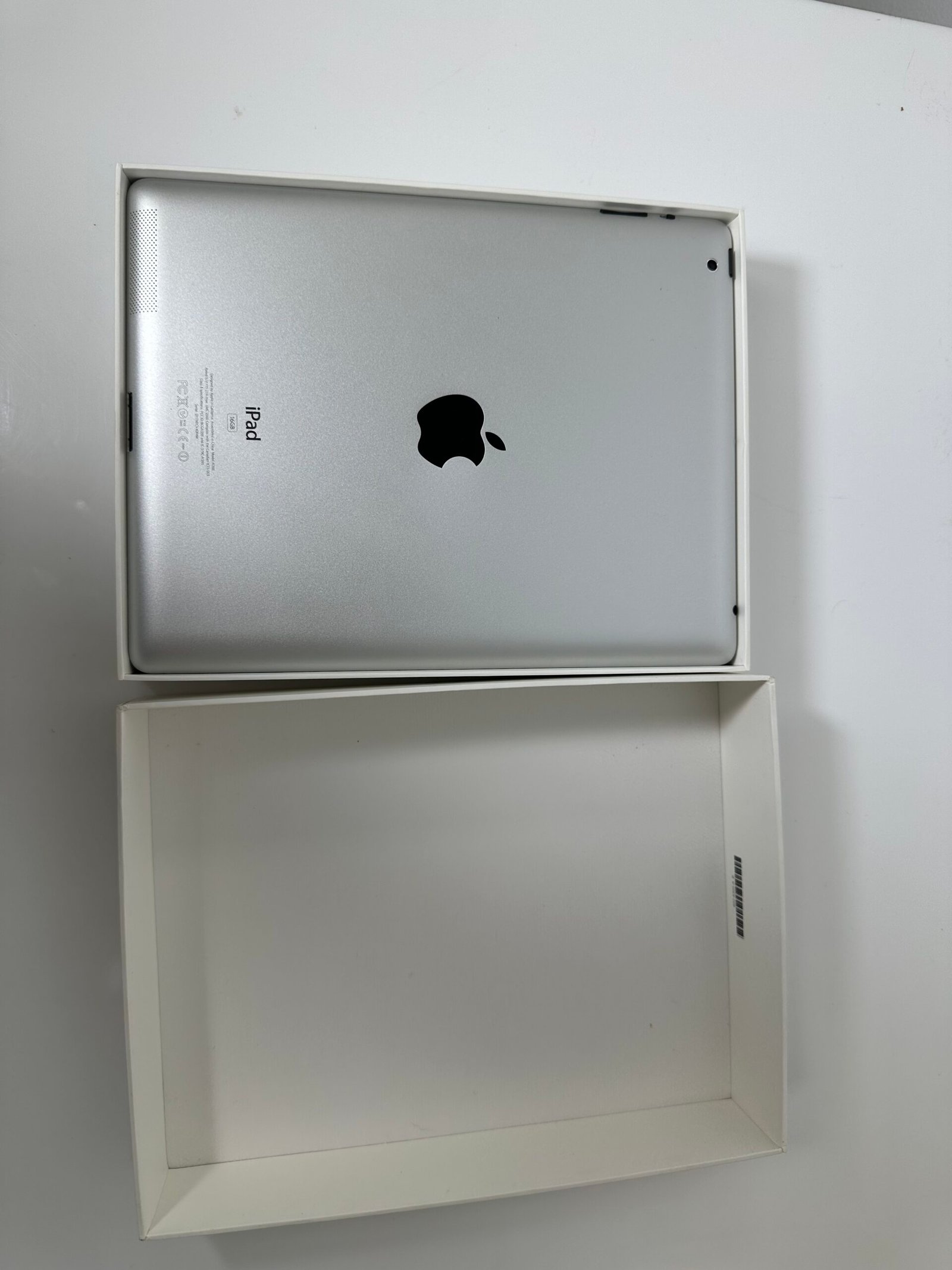 Apple iPad (2th Generation) 16GB Space Gray - Condição: Boa (B+) - Imagem 9