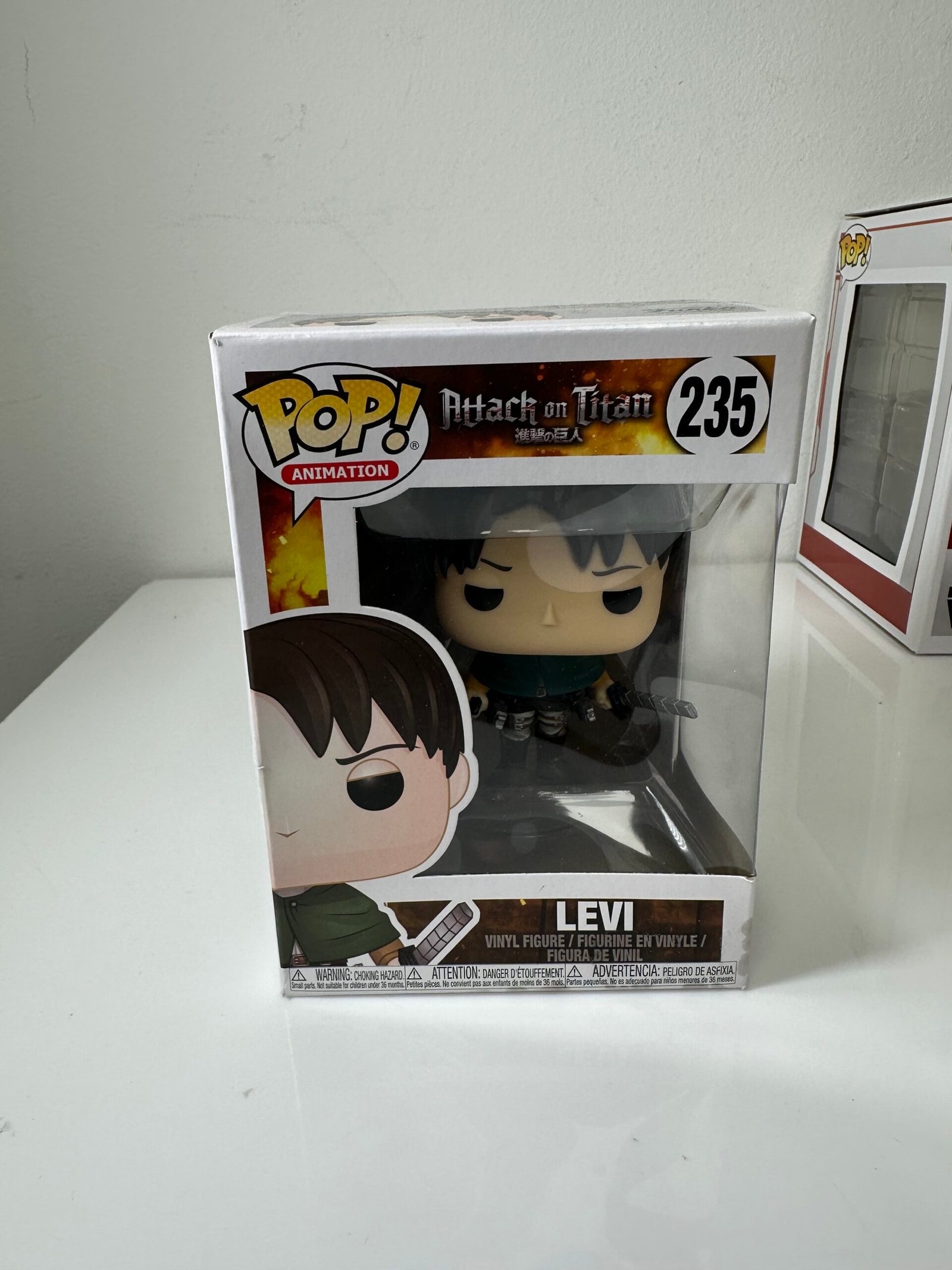 Funko POP! - Attack on Titan - Levi (235) - Produto na Caixa Original