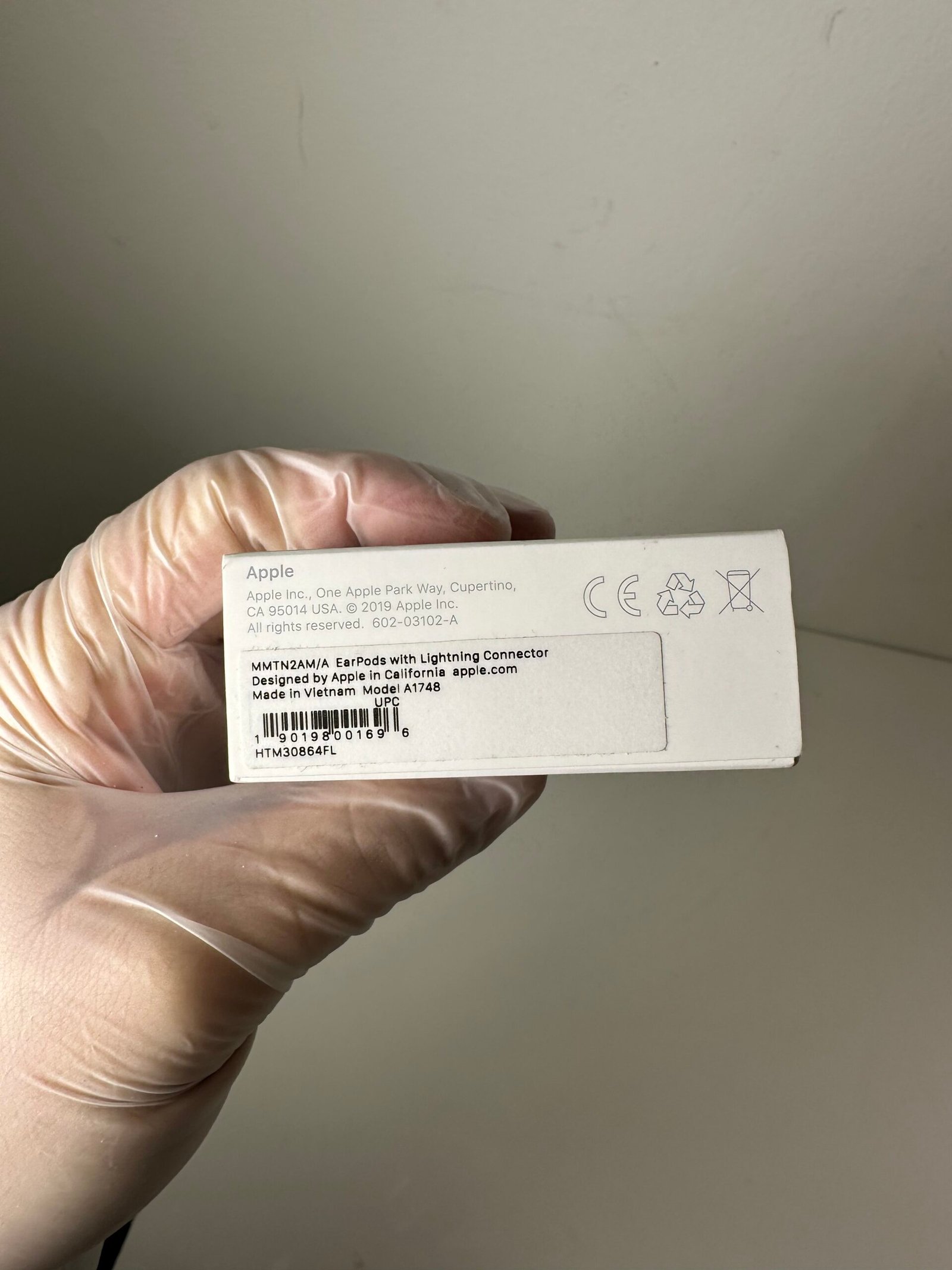 Apple - EarPods - Lightning Connector Model: A1748 - Produto Novo (Lacrado) - Imagem 2