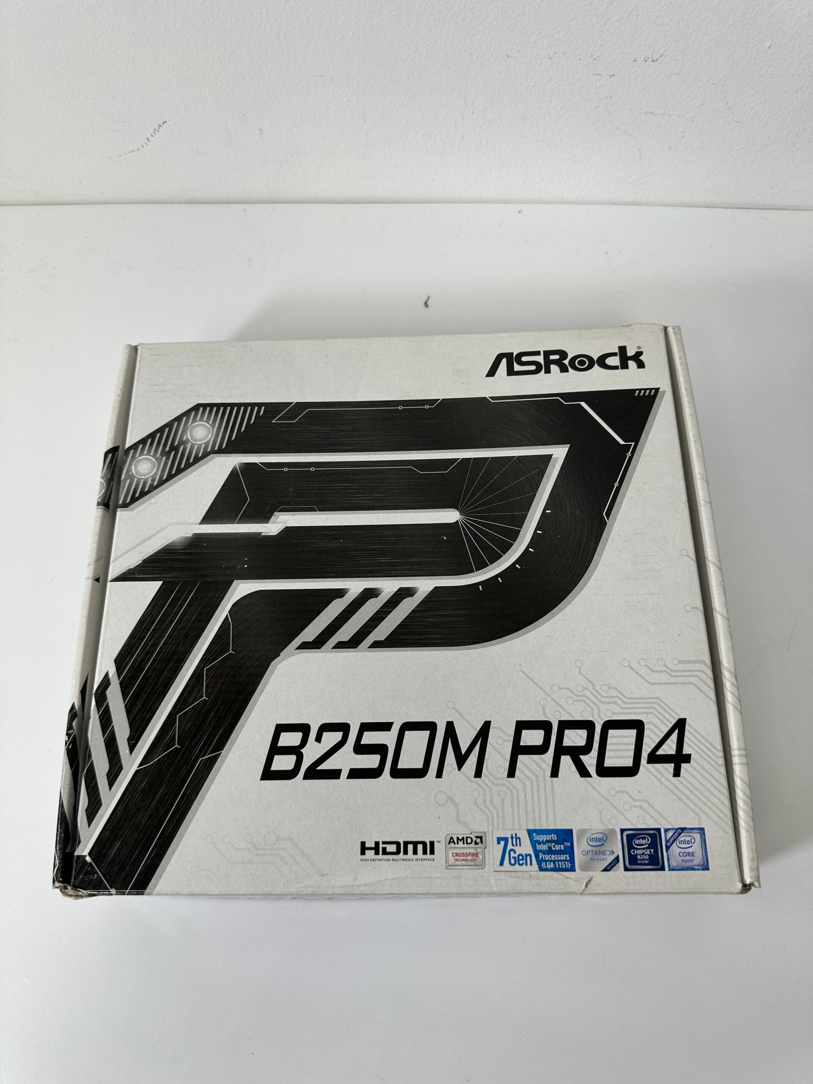 AsRock - Placa-mãe B250M PRO4 7th Gen - Produto Novo (Open Box)