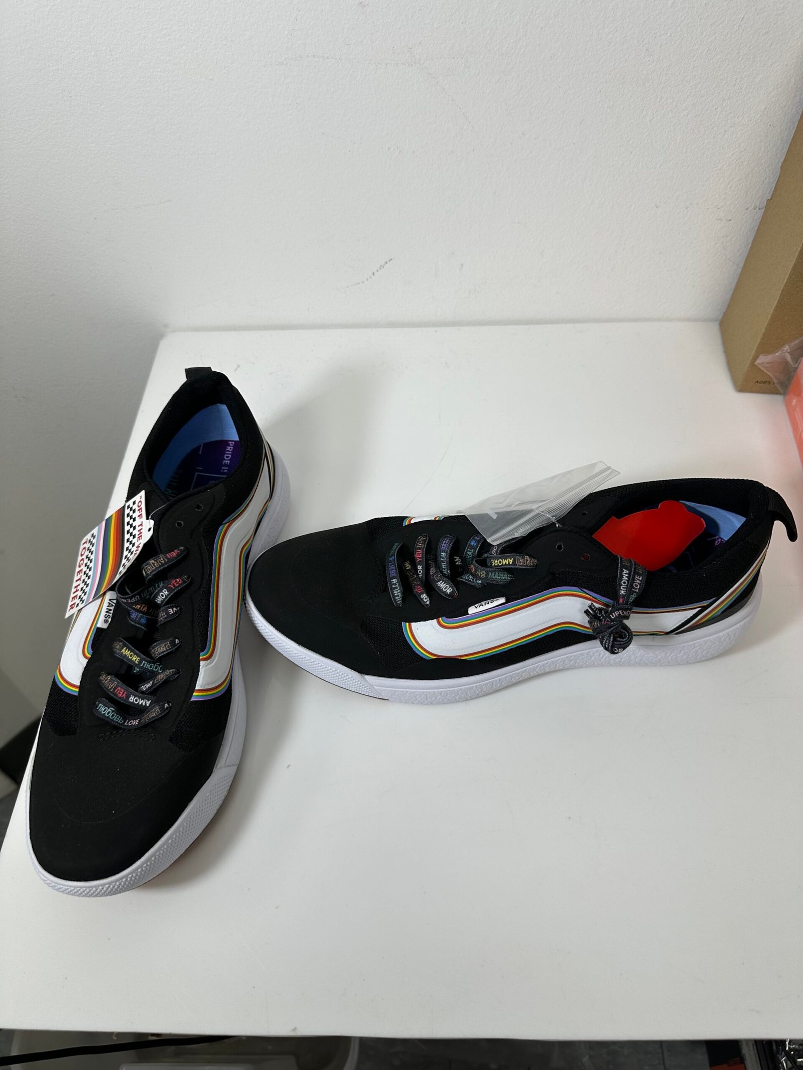 Vans - UltraRange Off The Wall Together- Tamanho Masculino 10,5US e Feminino 12US - Produto Novo (Sem Caixa)