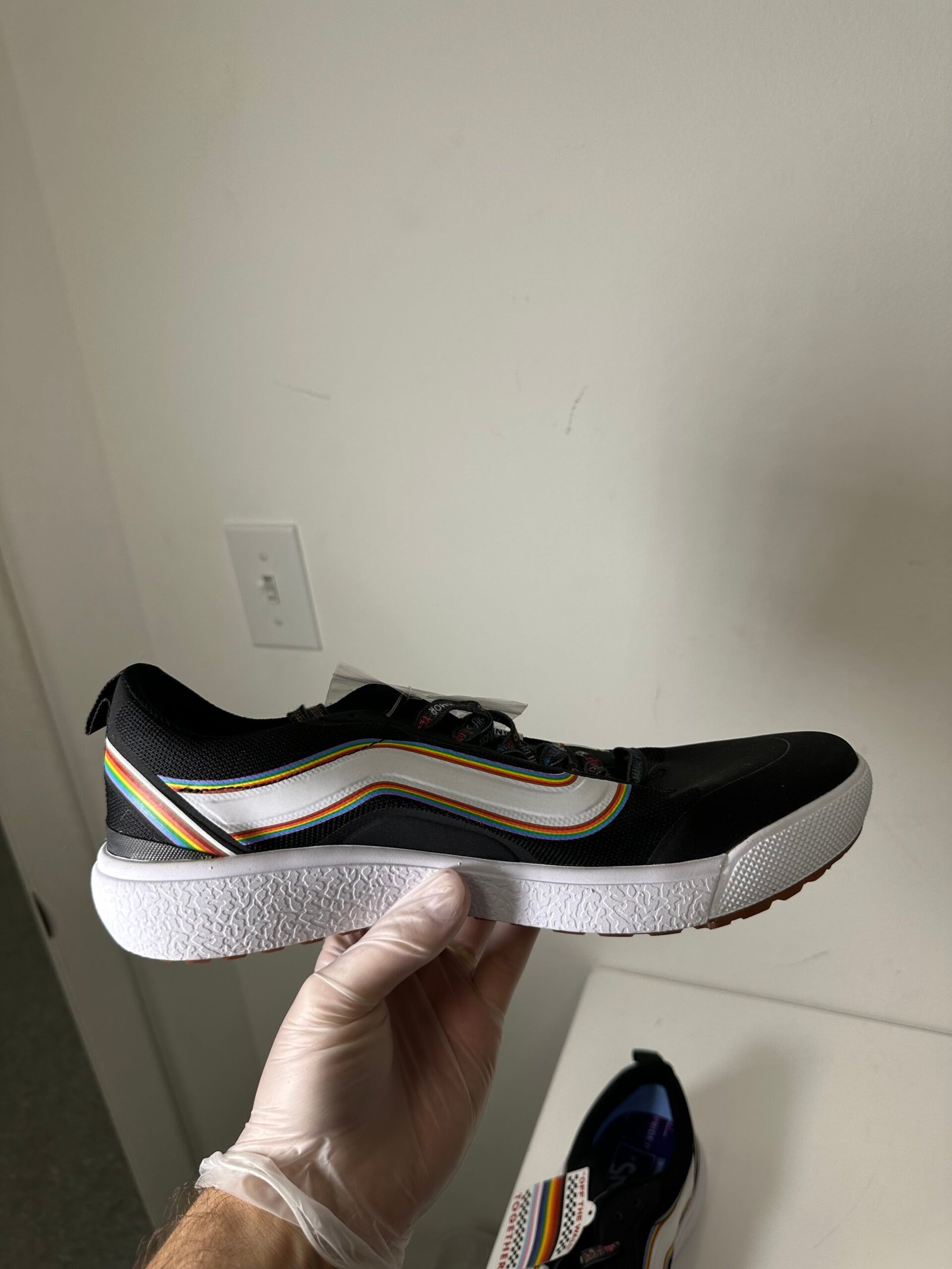 Vans - UltraRange Off The Wall Together- Tamanho Masculino 10,5US e Feminino 12US - Produto Novo (Sem Caixa) - Imagem 3