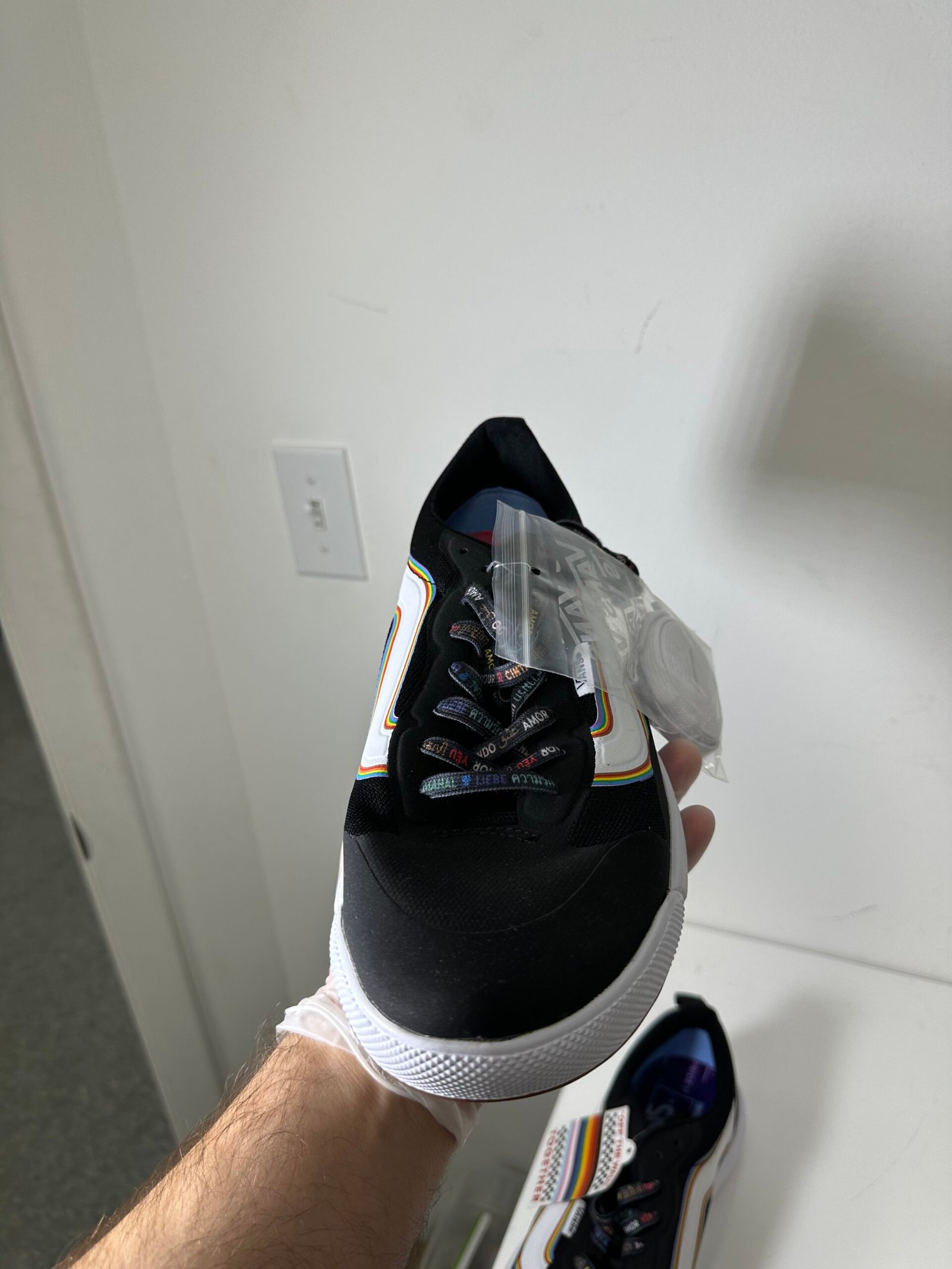 Vans - UltraRange Off The Wall Together- Tamanho Masculino 10,5US e Feminino 12US - Produto Novo (Sem Caixa) - Imagem 2