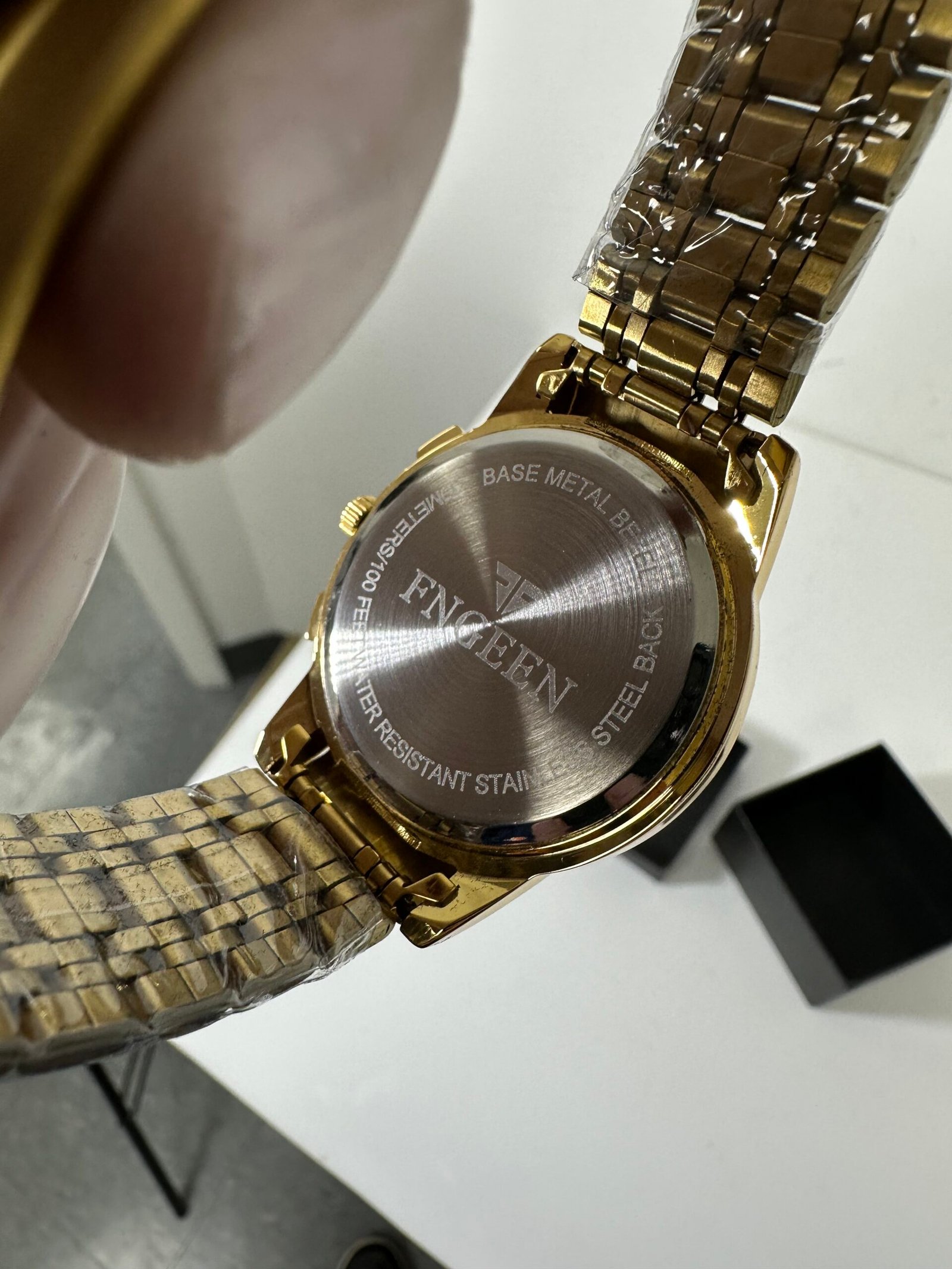Relogio FNGEEN - Cor: Gold - Produto Novo (Na Caixa) - Imagem 3
