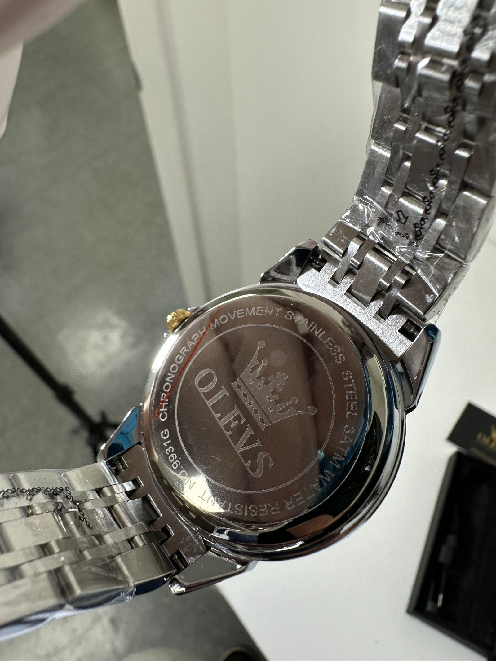 Relogio OLEVS - Cor: Silver and Gold - Model 9931G - Produto Novo (Na Caixa) - Imagem 3