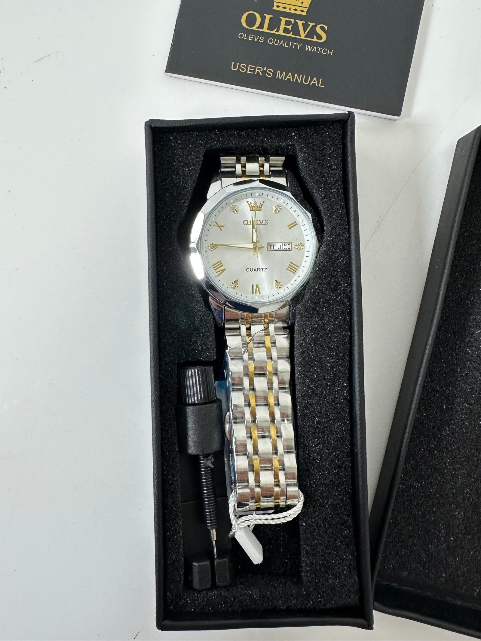 Relogio OLEVS - Cor: Silver and Gold - Model 9931G - Produto Novo (Na Caixa) - Imagem 2