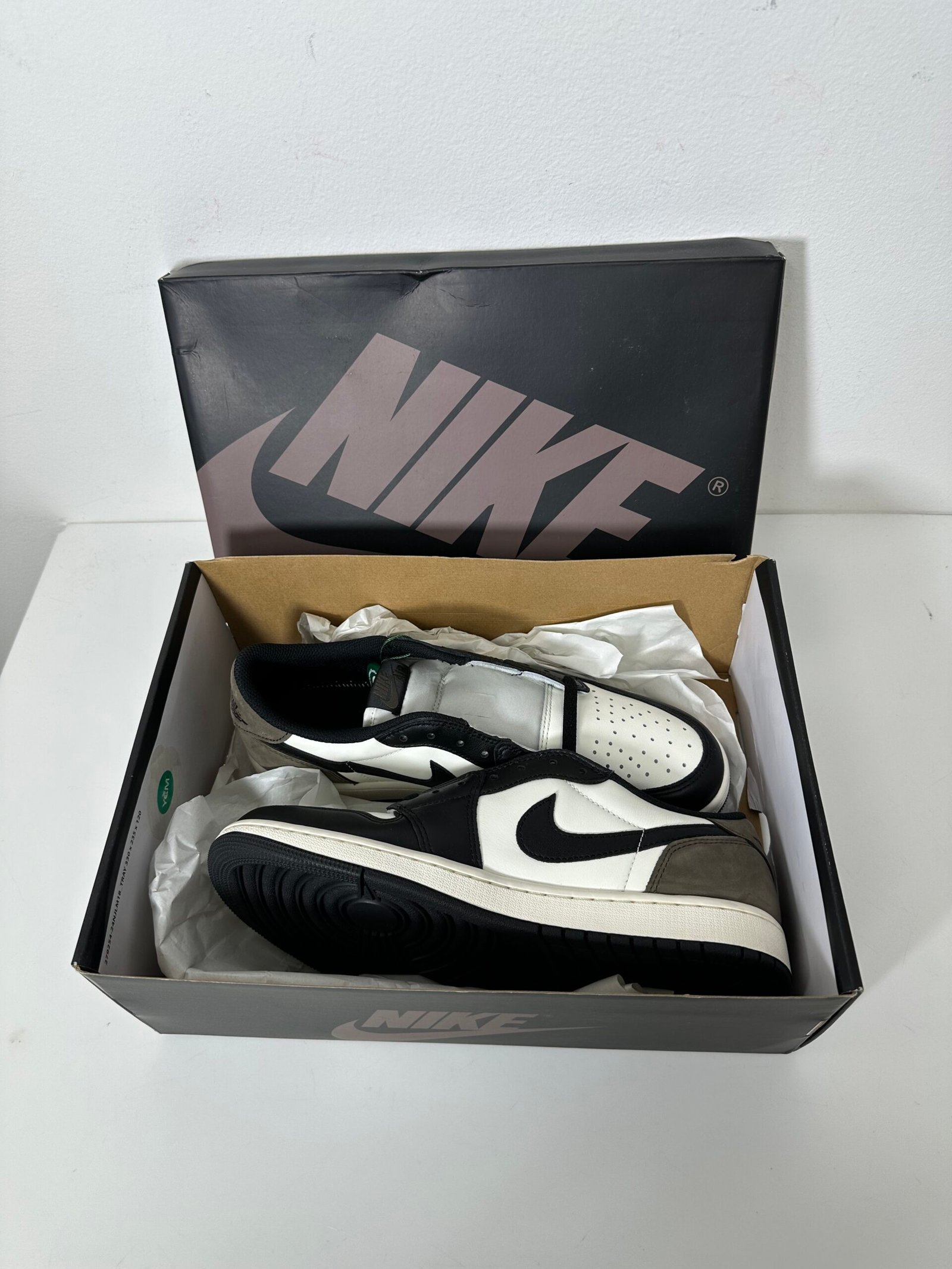 Nike - Air Jordan 1 Retro LOW OG - Tamanho 10US - Produto Novo (Na Caixa)
