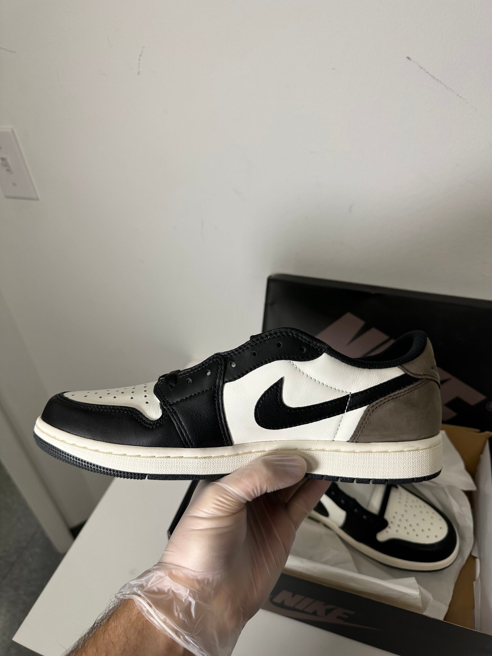 Nike - Air Jordan 1 Retro LOW OG - Tamanho 10US - Produto Novo (Na Caixa) - Imagem 5