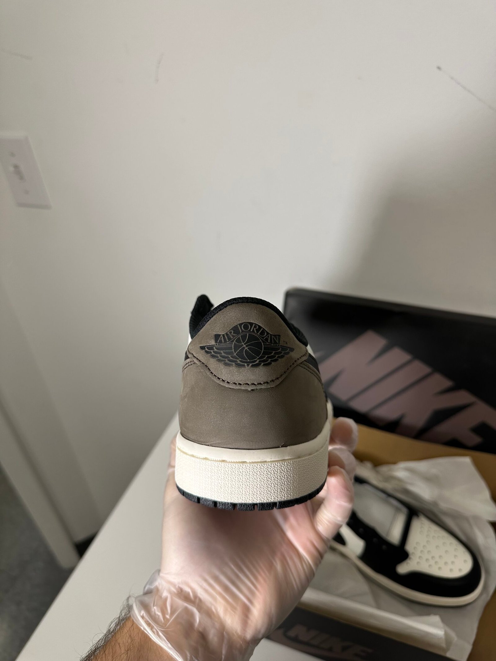 Nike - Air Jordan 1 Retro LOW OG - Tamanho 10US - Produto Novo (Na Caixa) - Imagem 4