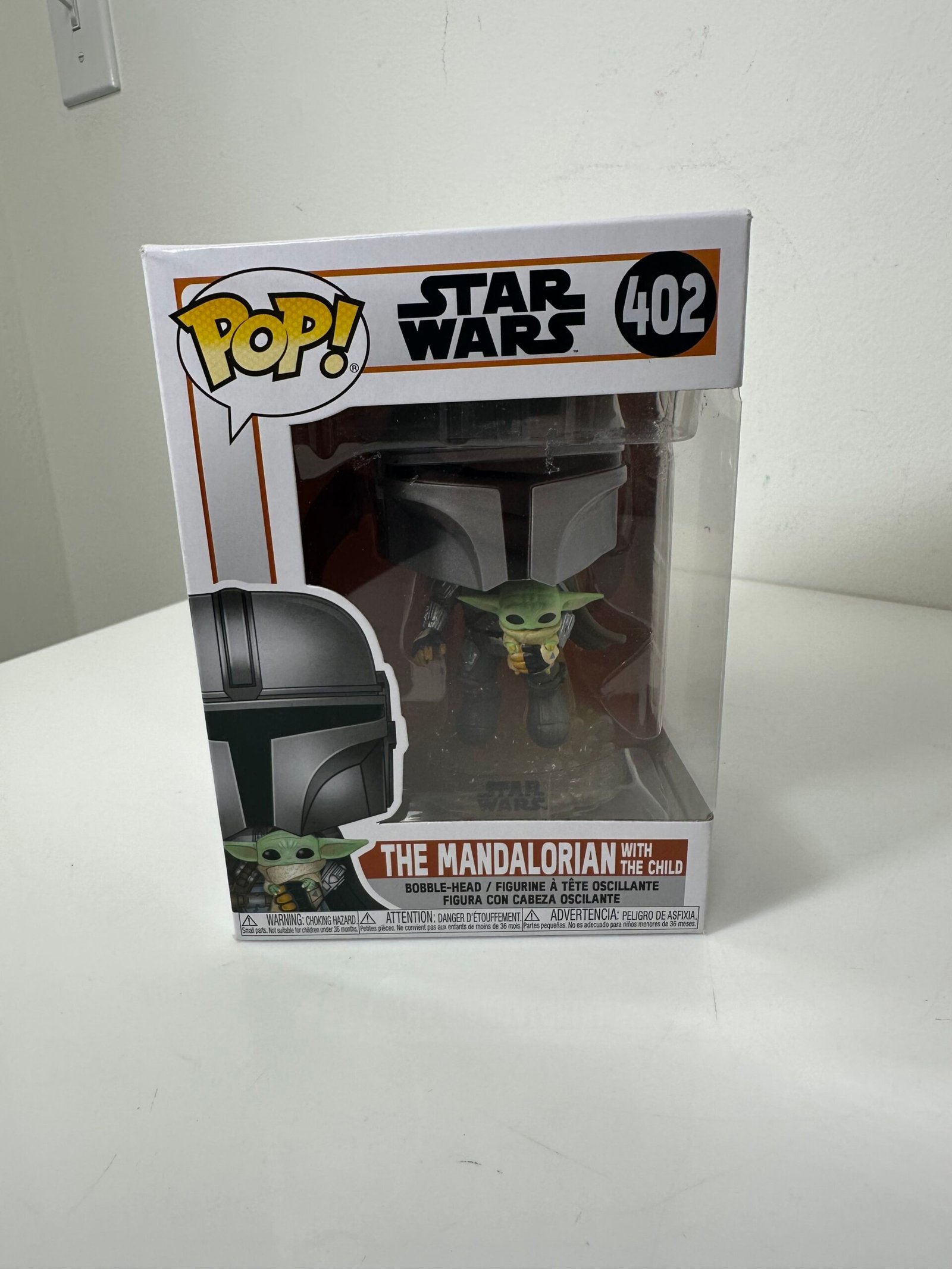 Funko POP! Star Wars - The Mandalorian With The Child (402) - Produto Novo (Na Caixa)