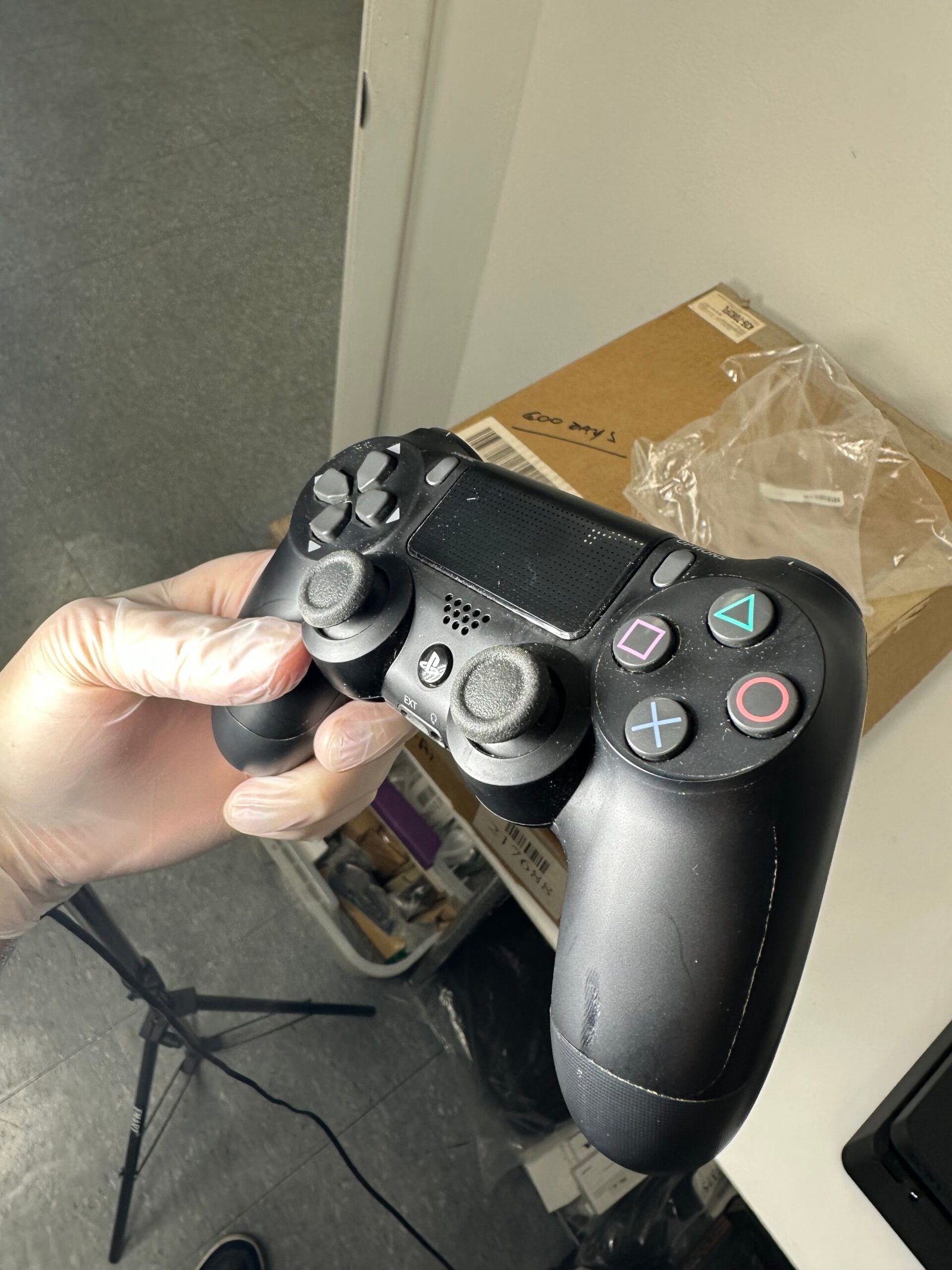 Sony Playstation 4 Slim + 2 controles DualShock 4 - Condição: Otima (A) - Imagem 9
