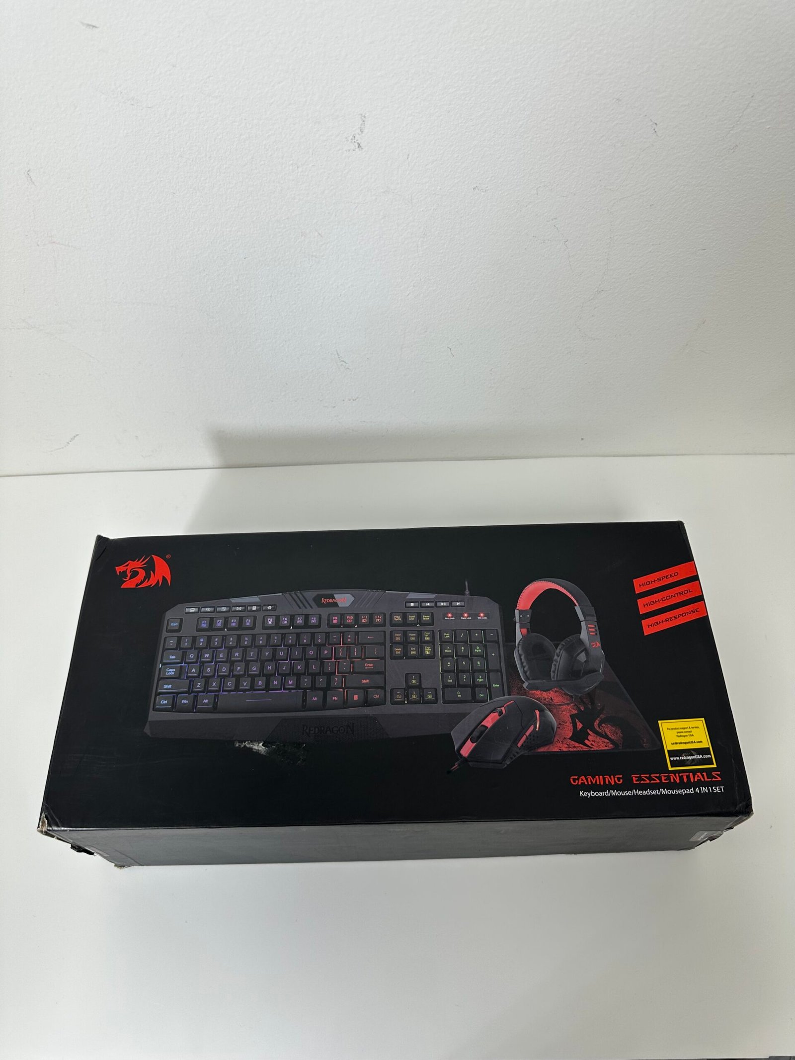 Redragon - Gaming Essentials 4-in-1 (Keyboard/Mouse/Headset/Mousepad) - Produto Novo (Open Box) - Imagem 2