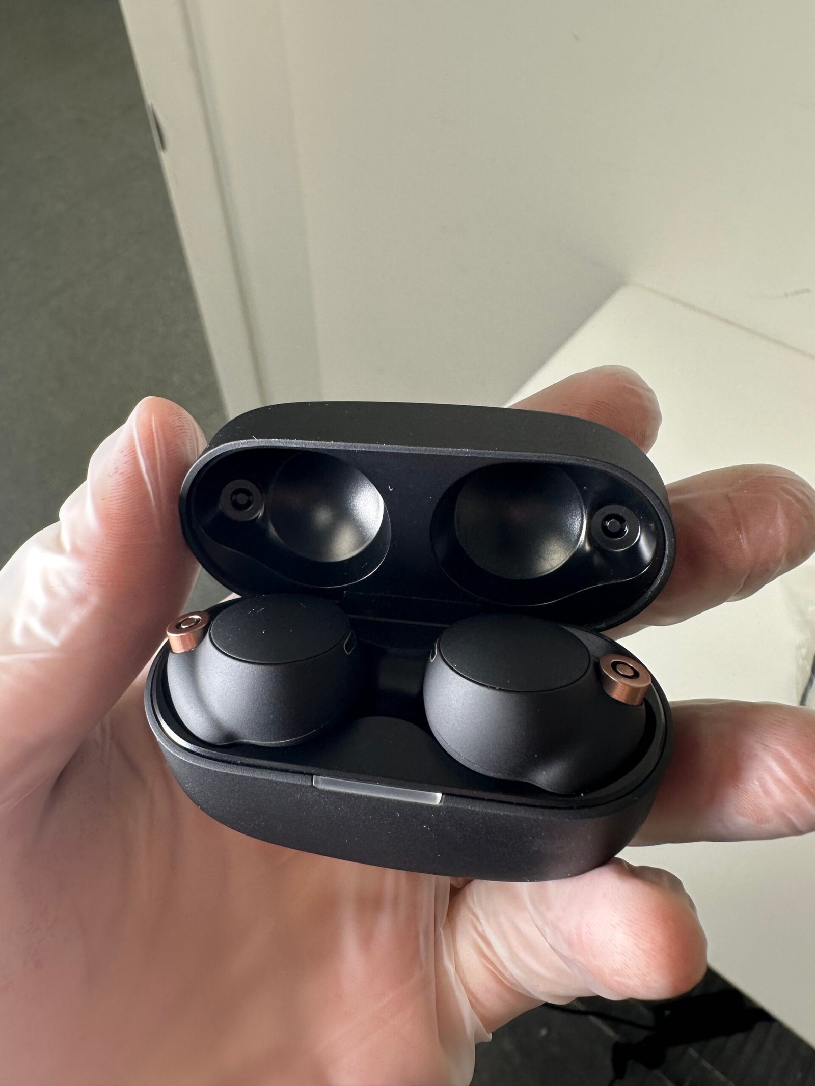 Sony - EarBuds WF-1000XM4 - Model YY2948 - Cor: Black - Produto Novo (Sem Caixa)