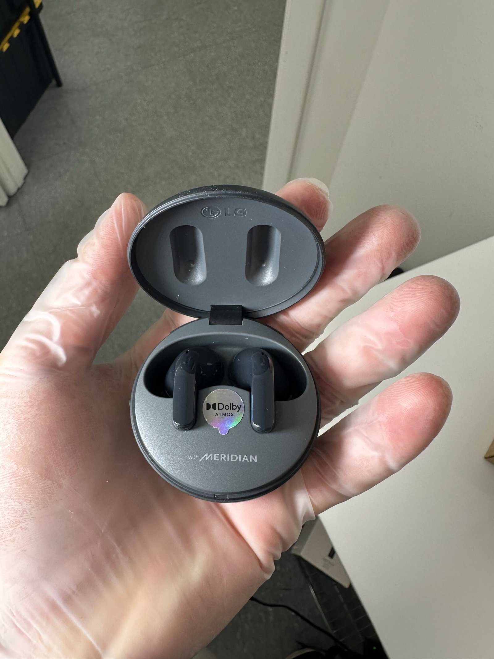 LG Tone Free T90Q - EarPods Dolby ATMOS - Cor: Preto - Produto Novo (Open Box) - Imagem 4