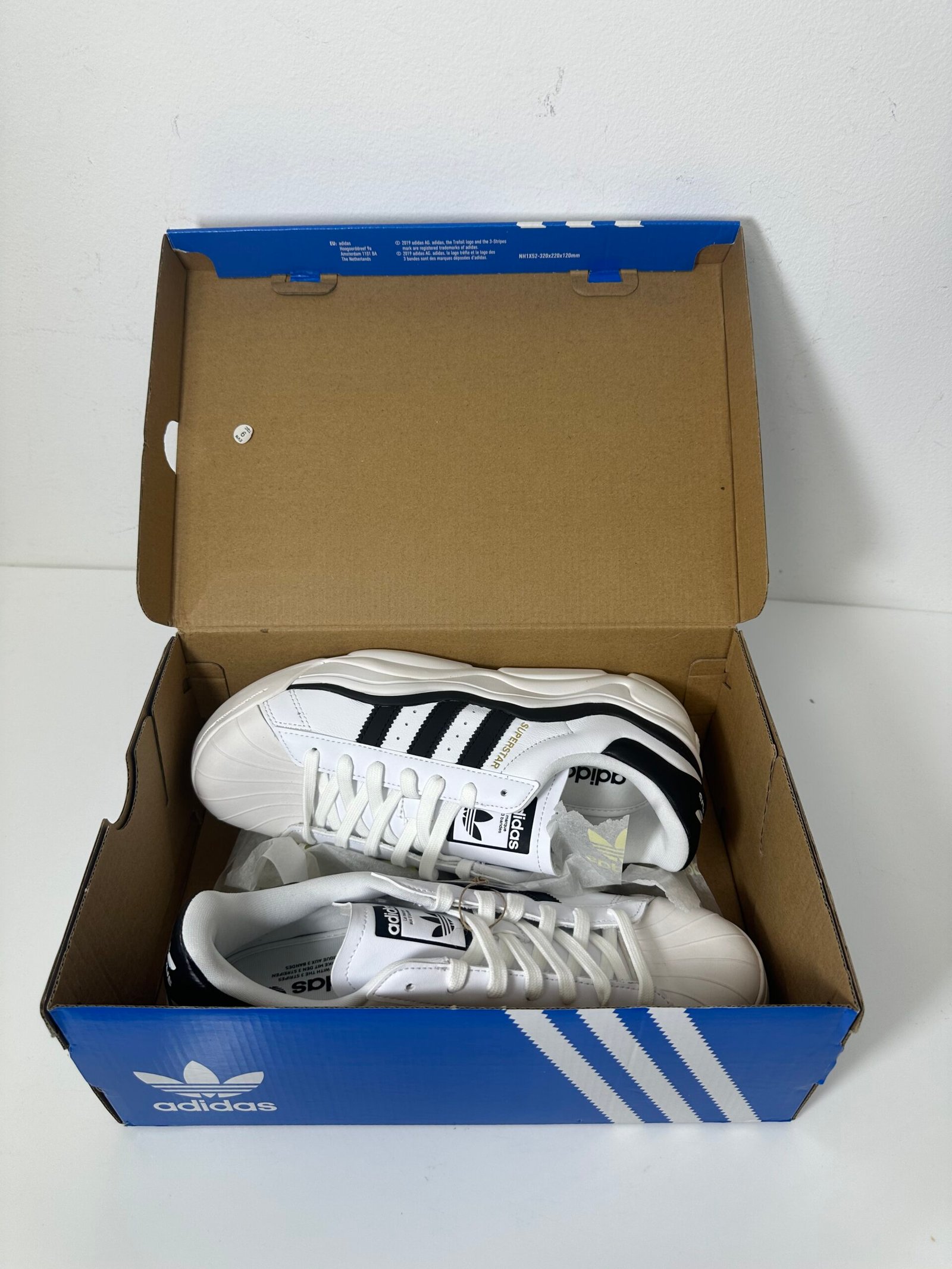 Adidas - SuperStar Millencon - Tamanho Feminino 9,5US - Produto Novo (Na Caixa)