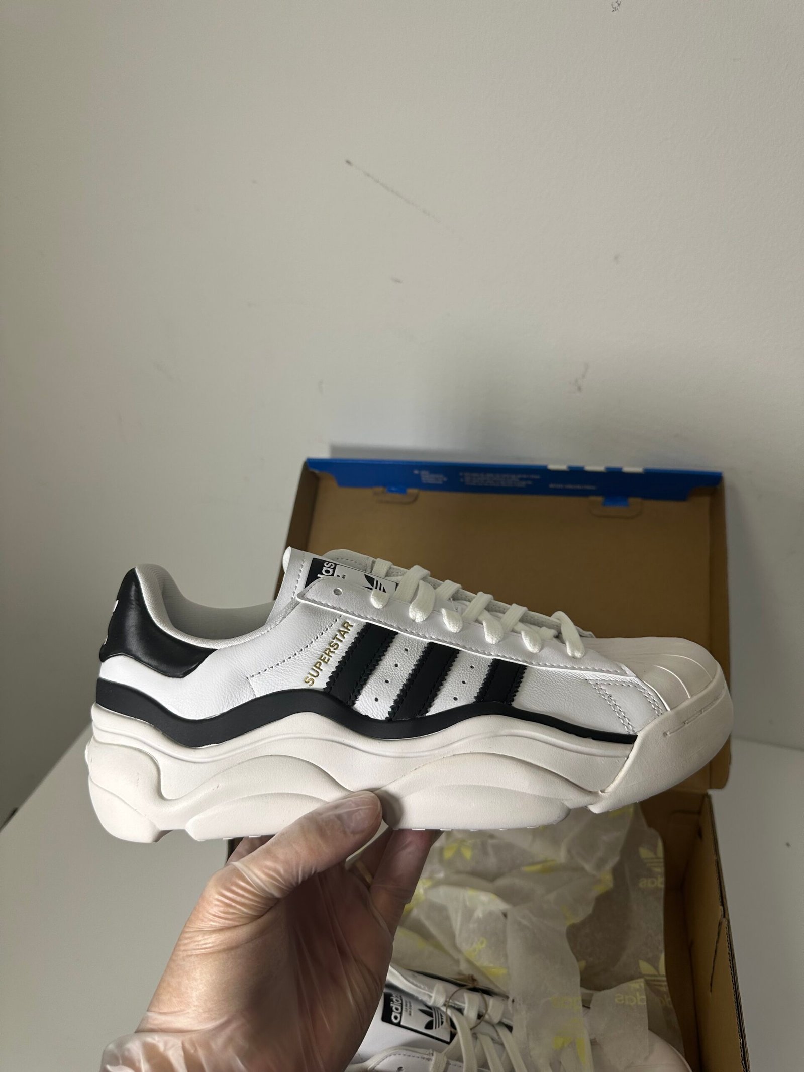 Adidas - SuperStar Millencon - Tamanho Feminino 9,5US - Produto Novo (Na Caixa) - Imagem 5