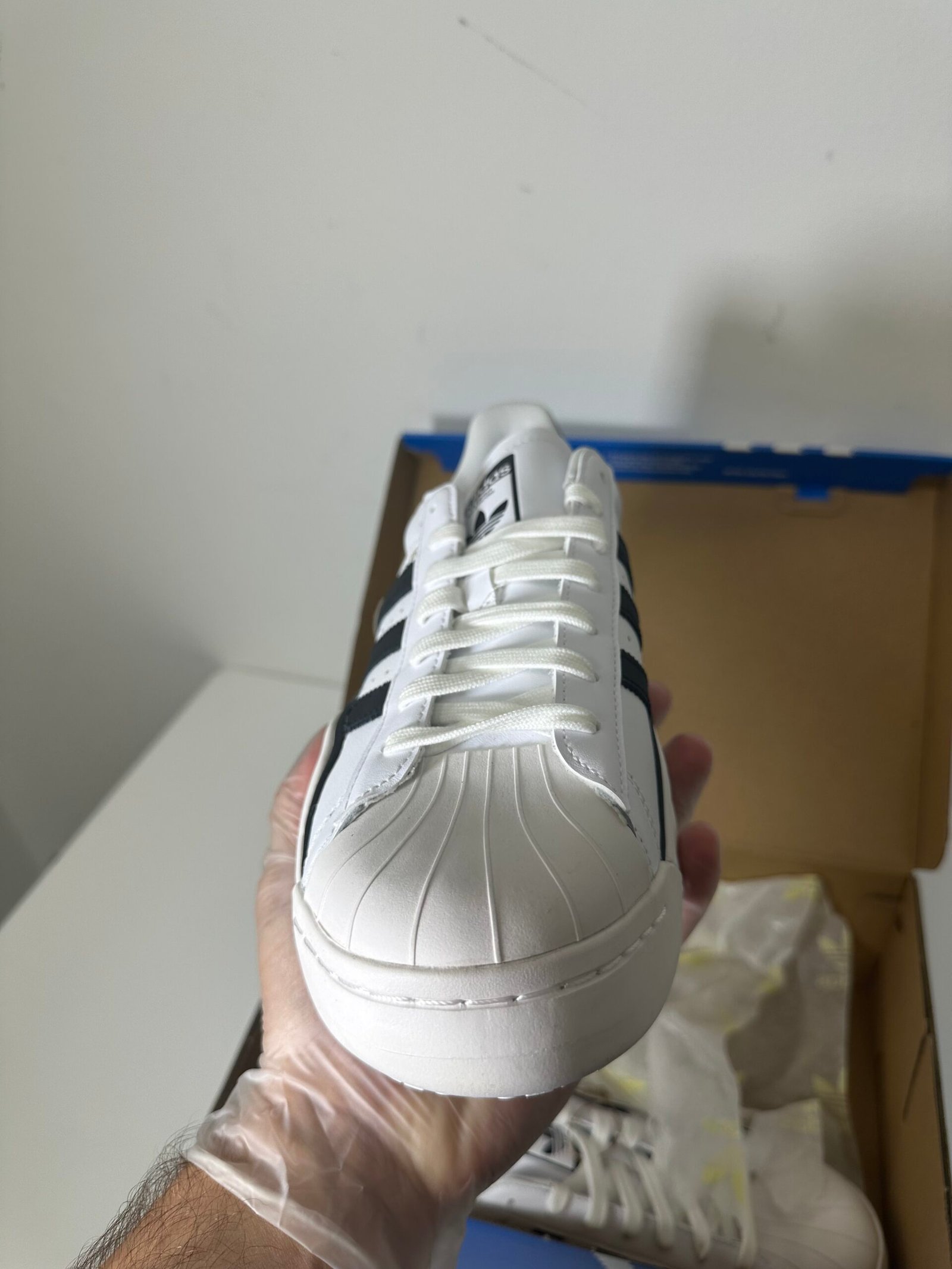 Adidas - SuperStar Millencon - Tamanho Feminino 9,5US - Produto Novo (Na Caixa) - Imagem 4
