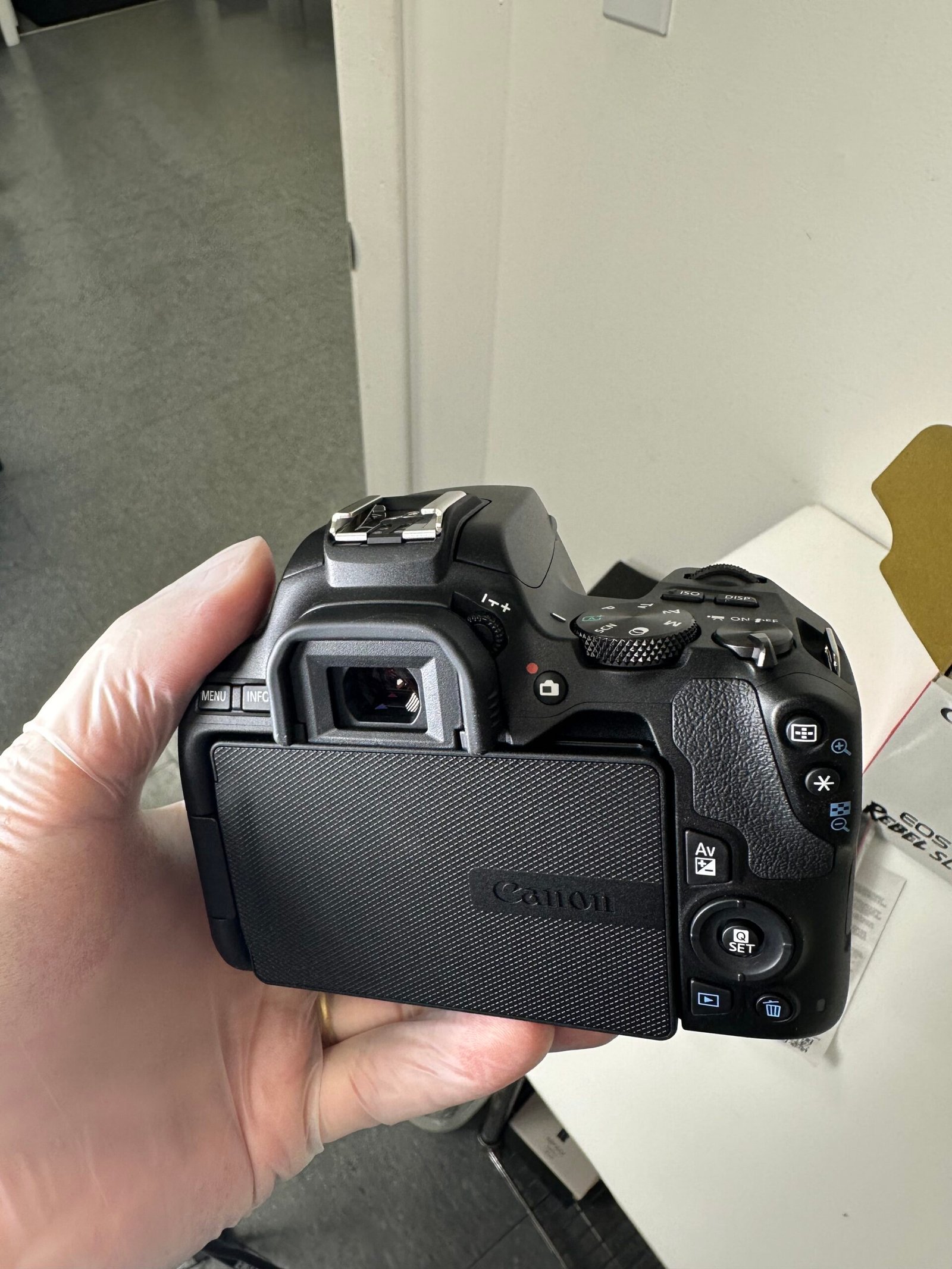 Canon - EOS Rebel SL3 - Produto Novo (Open Box) - Imagem 4